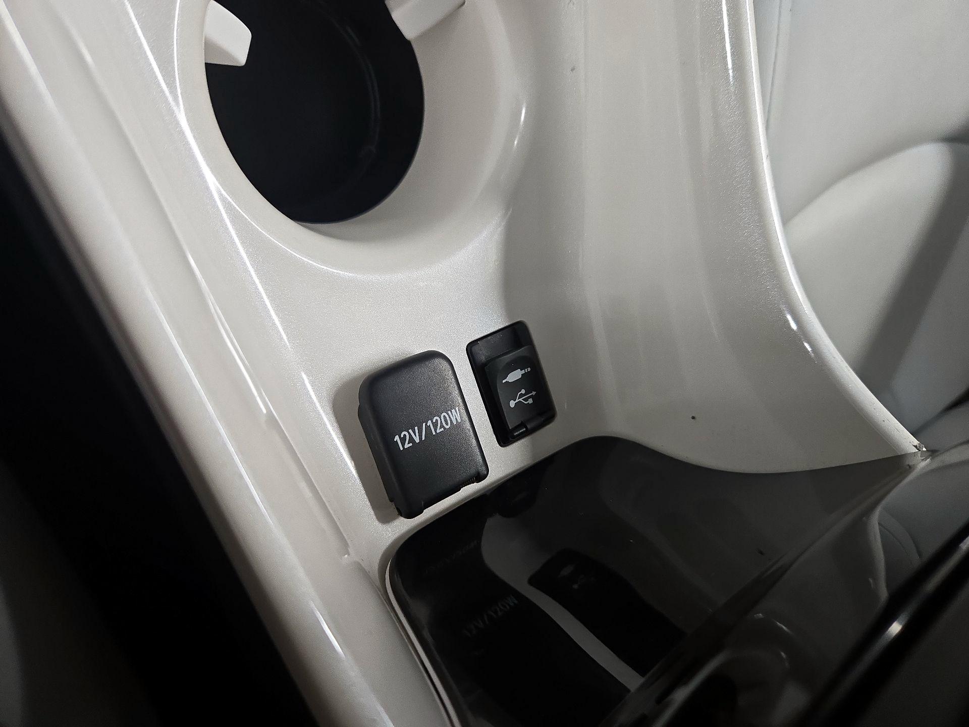 Thumbnail: 2016 Toyota Prius - 19