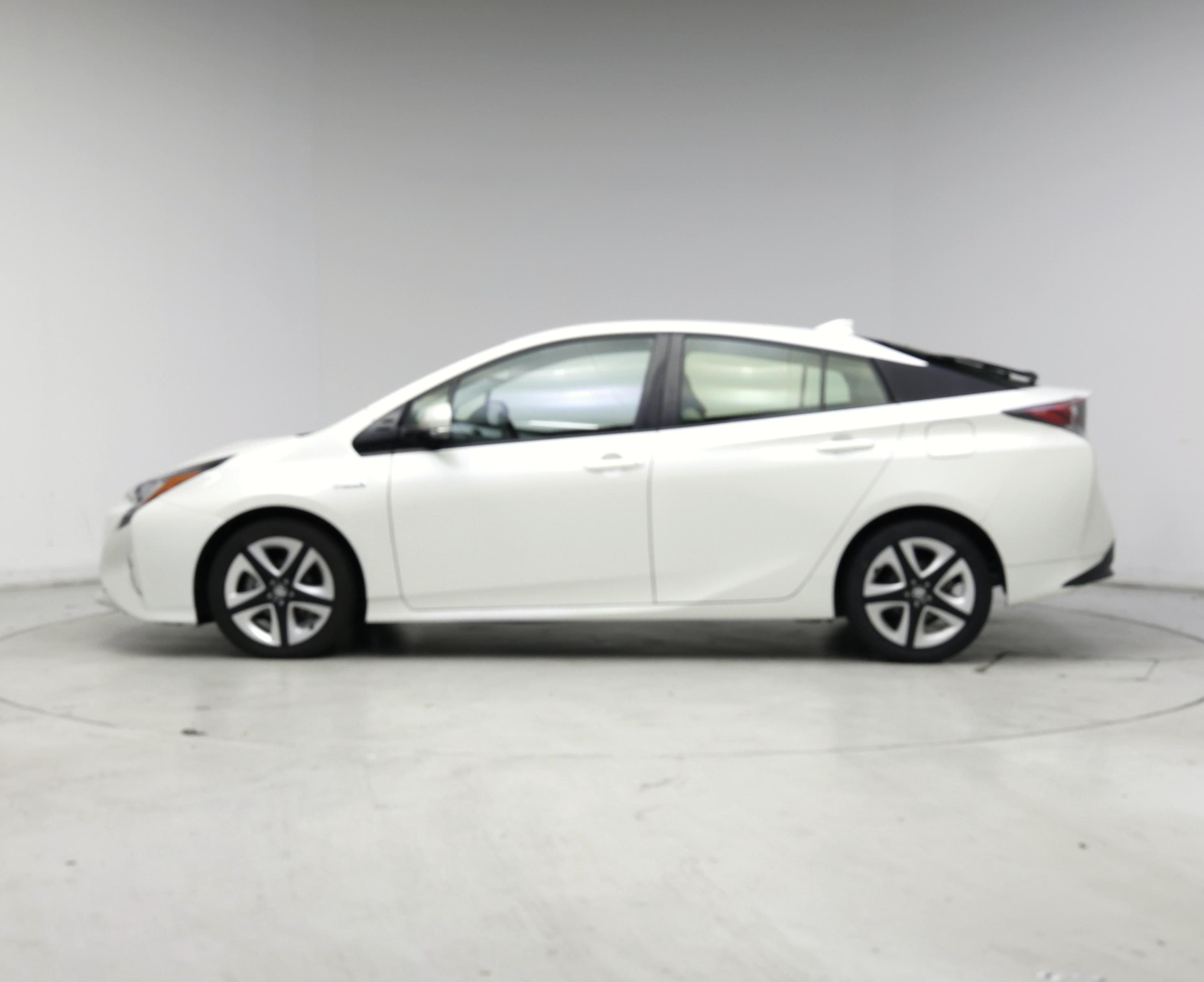 Thumbnail: 2016 Toyota Prius - 3