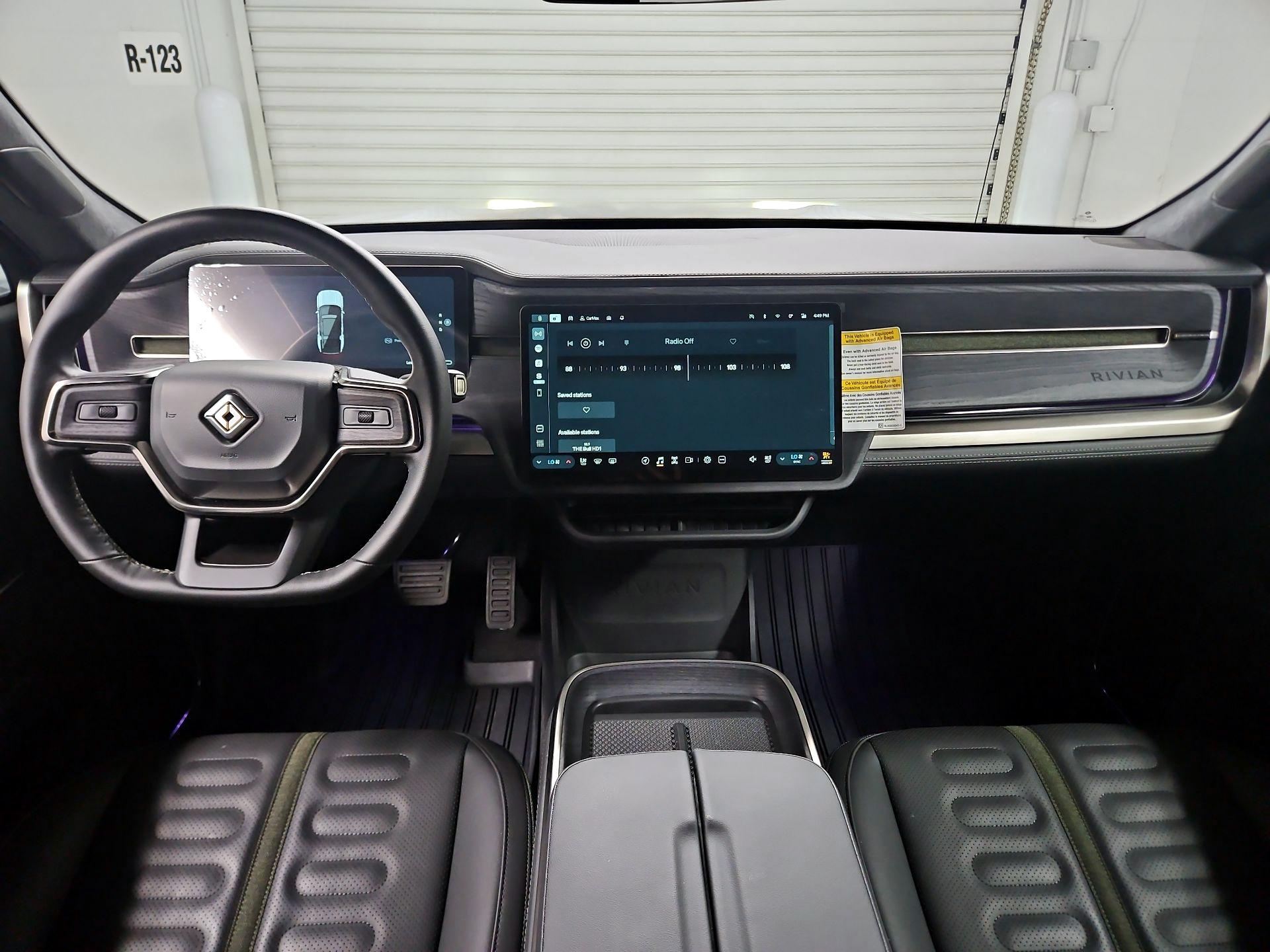 Thumbnail: 2025 Rivian R1S - 9