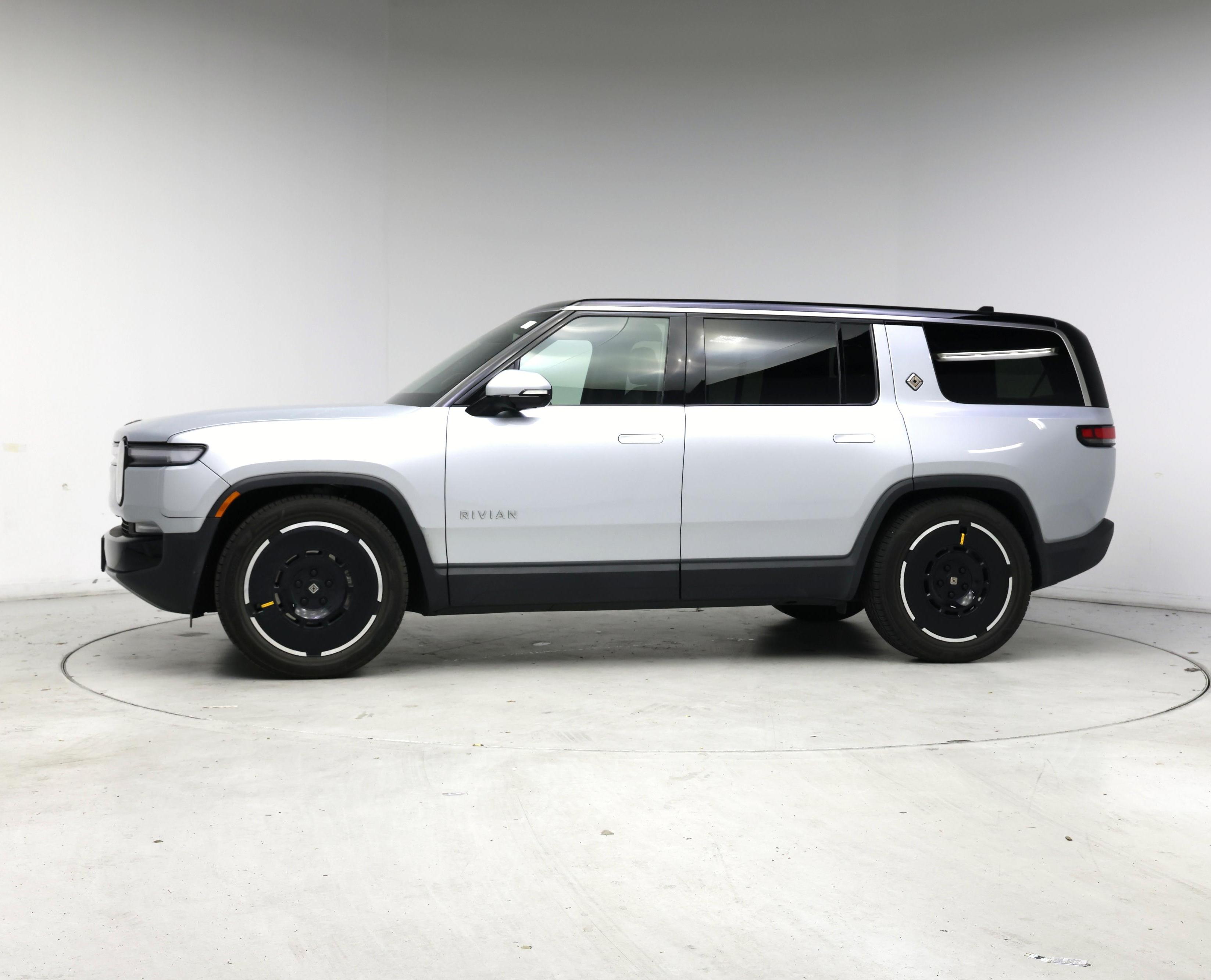 Thumbnail: 2025 Rivian R1S - 3