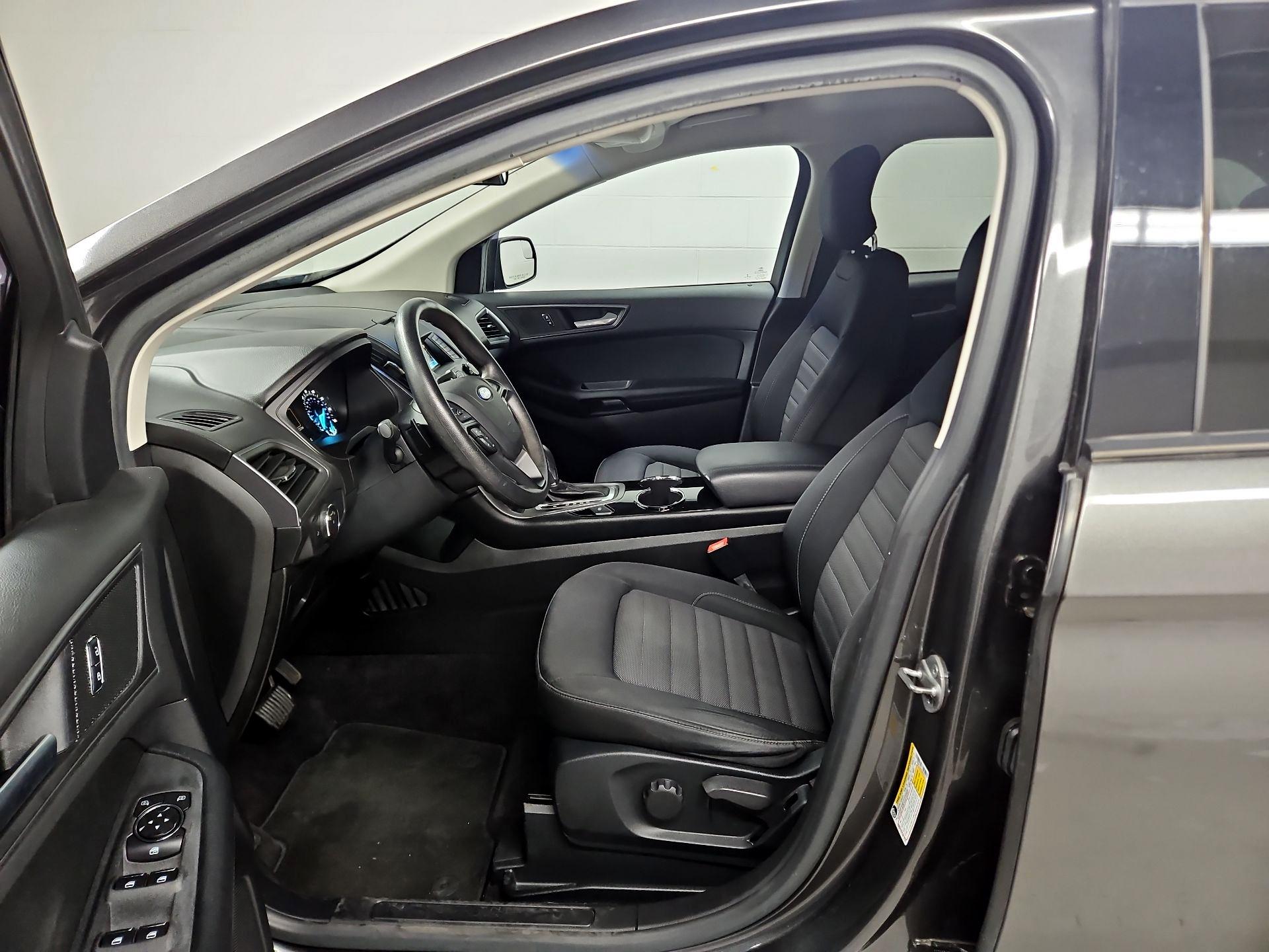 Thumbnail: 2016 Ford Edge - 11