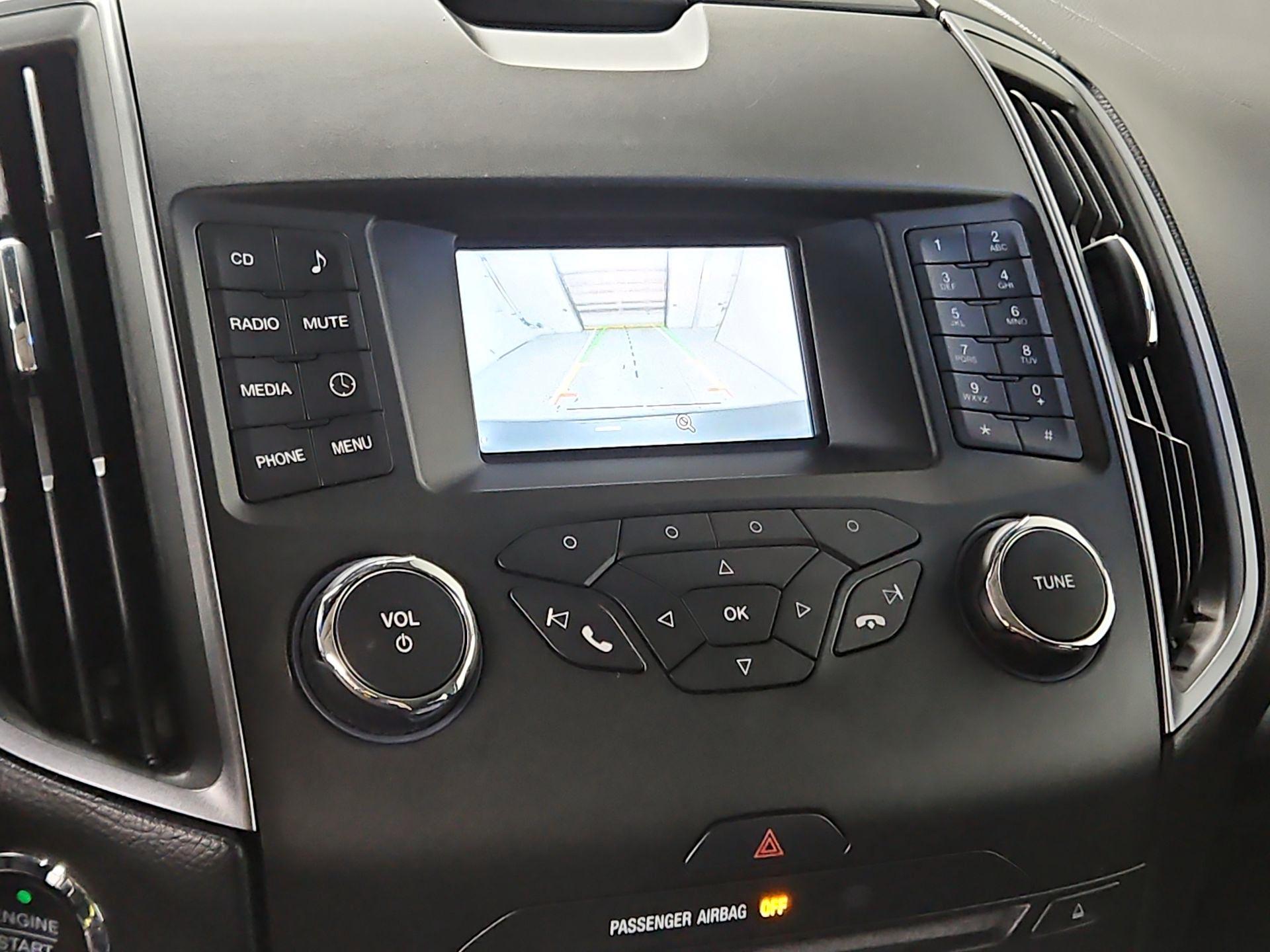 Thumbnail: 2016 Ford Edge - 14