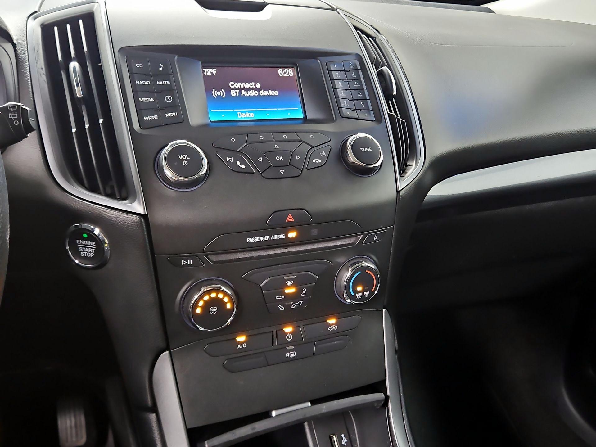 Thumbnail: 2016 Ford Edge - 16