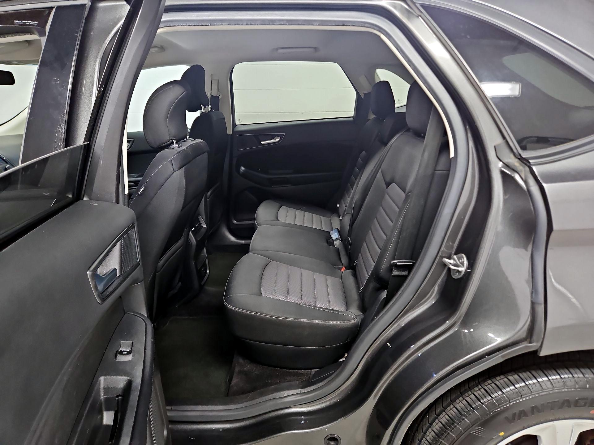 Thumbnail: 2016 Ford Edge - 19