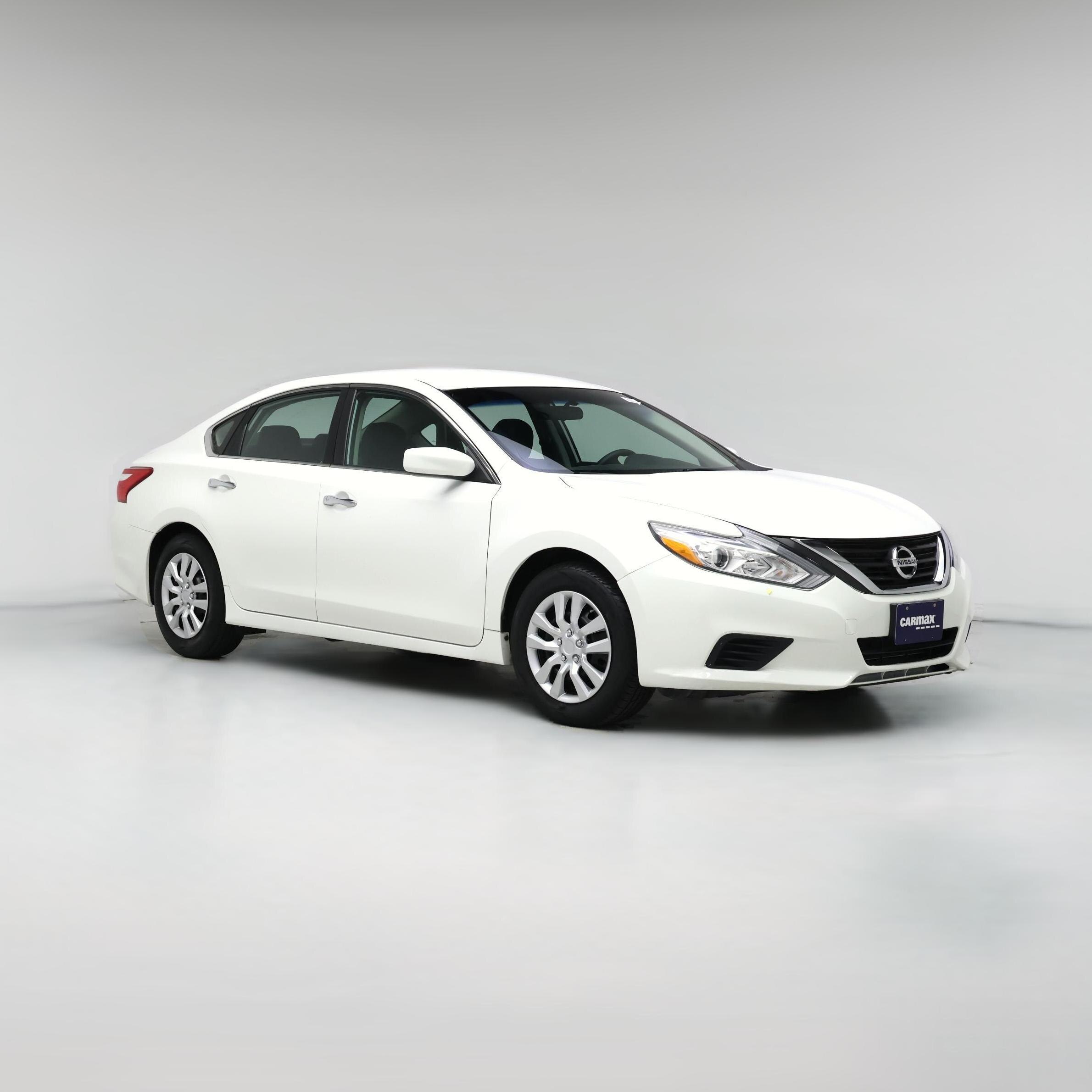 Thumbnail: 2016 Nissan Altima - 1