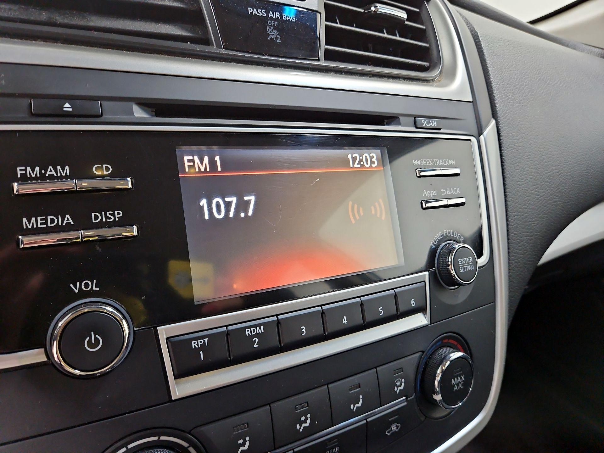 Thumbnail: 2016 Nissan Altima - 15