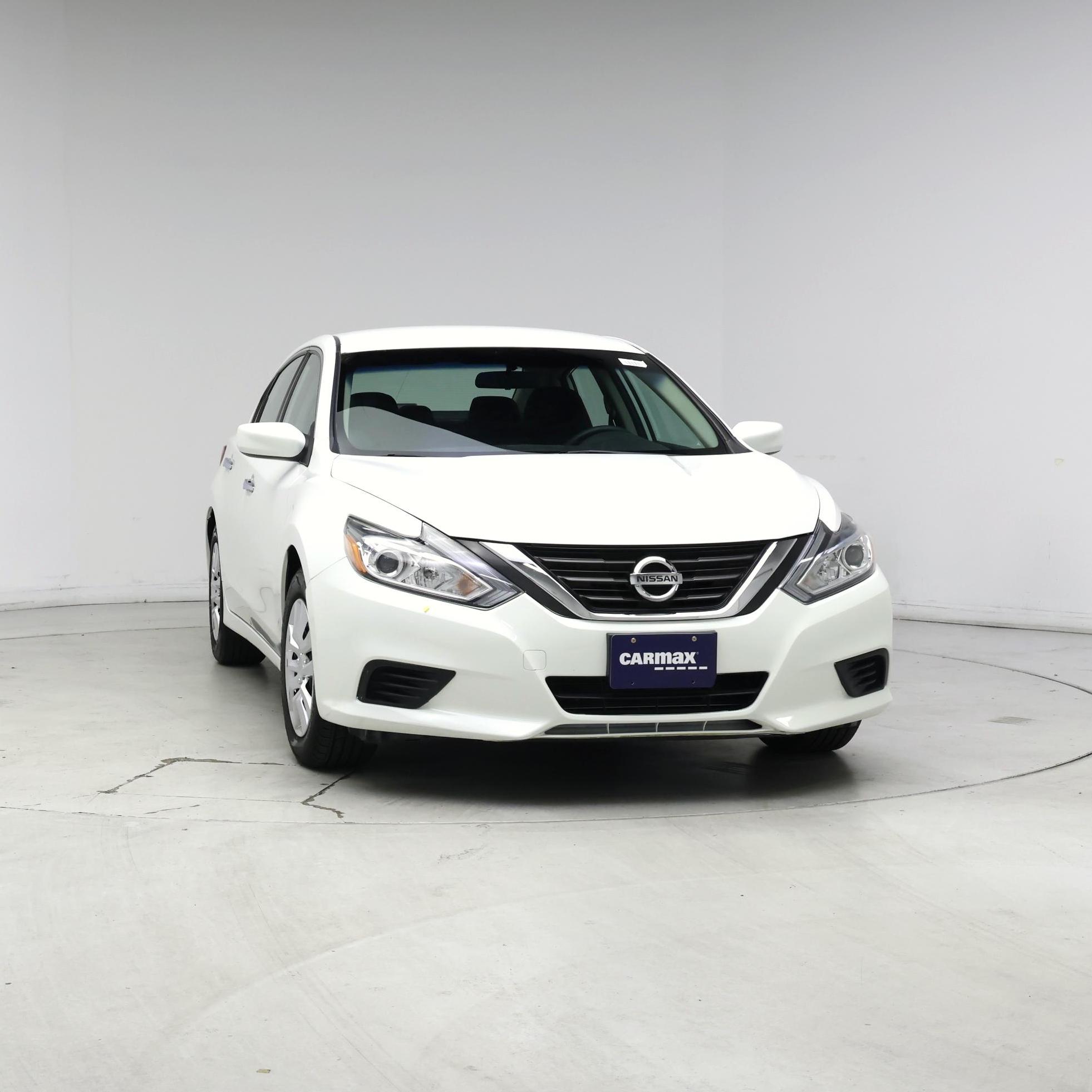 Thumbnail: 2016 Nissan Altima - 5