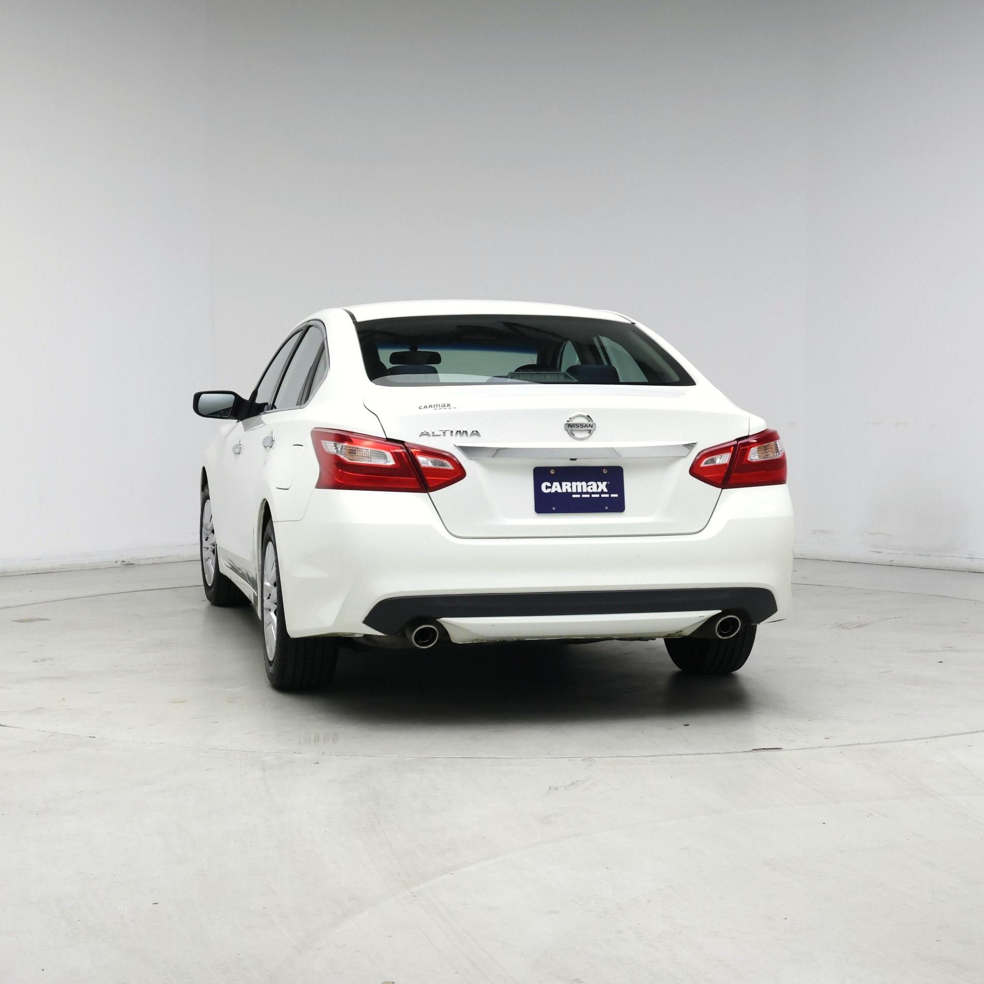 Thumbnail: 2016 Nissan Altima - 6