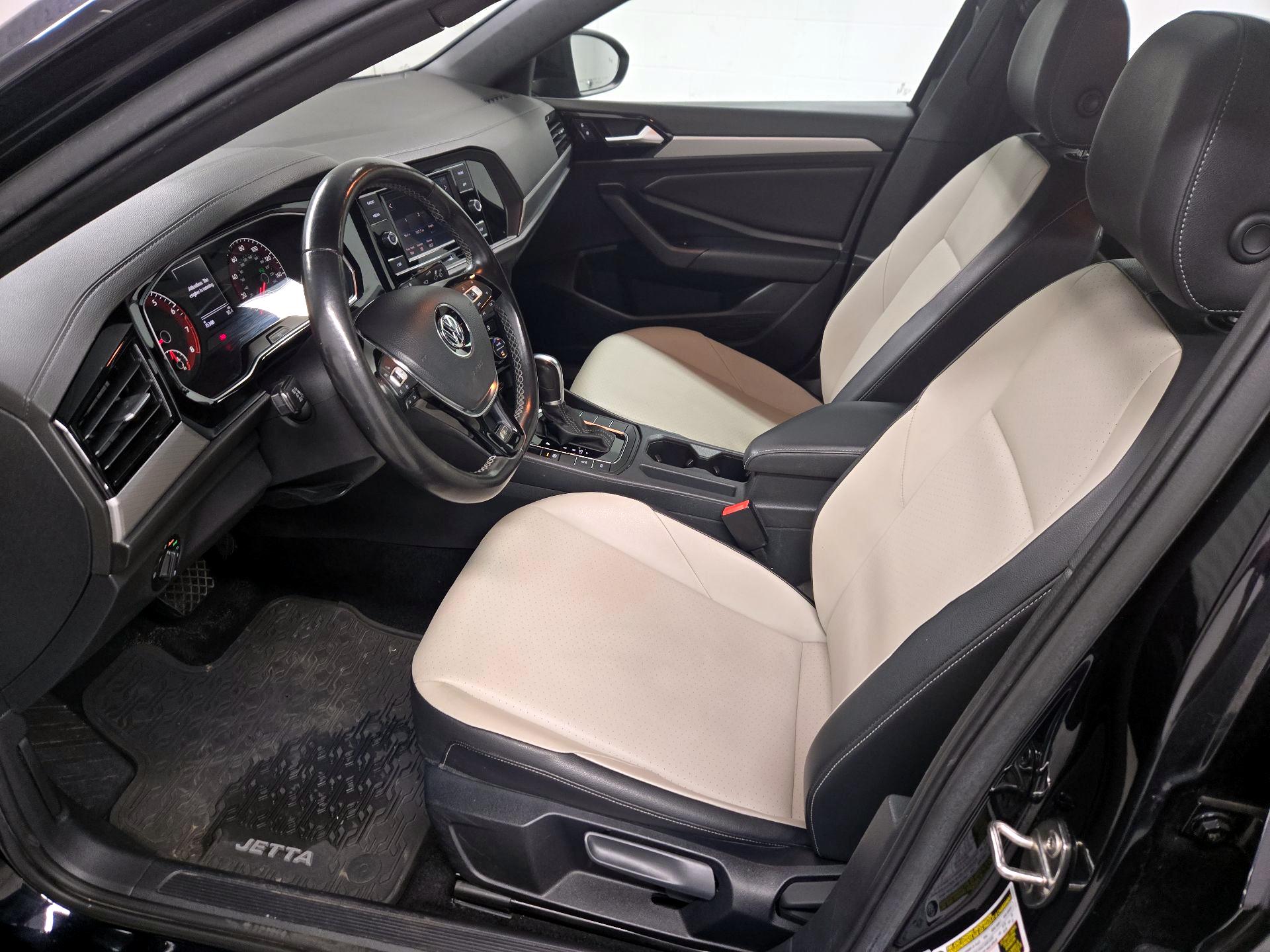 Thumbnail: 2019 Volkswagen Jetta - 11
