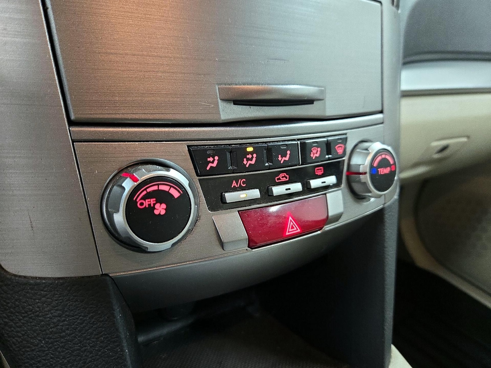 2014 Subaru Outback 2.5i Premium - Photo 16