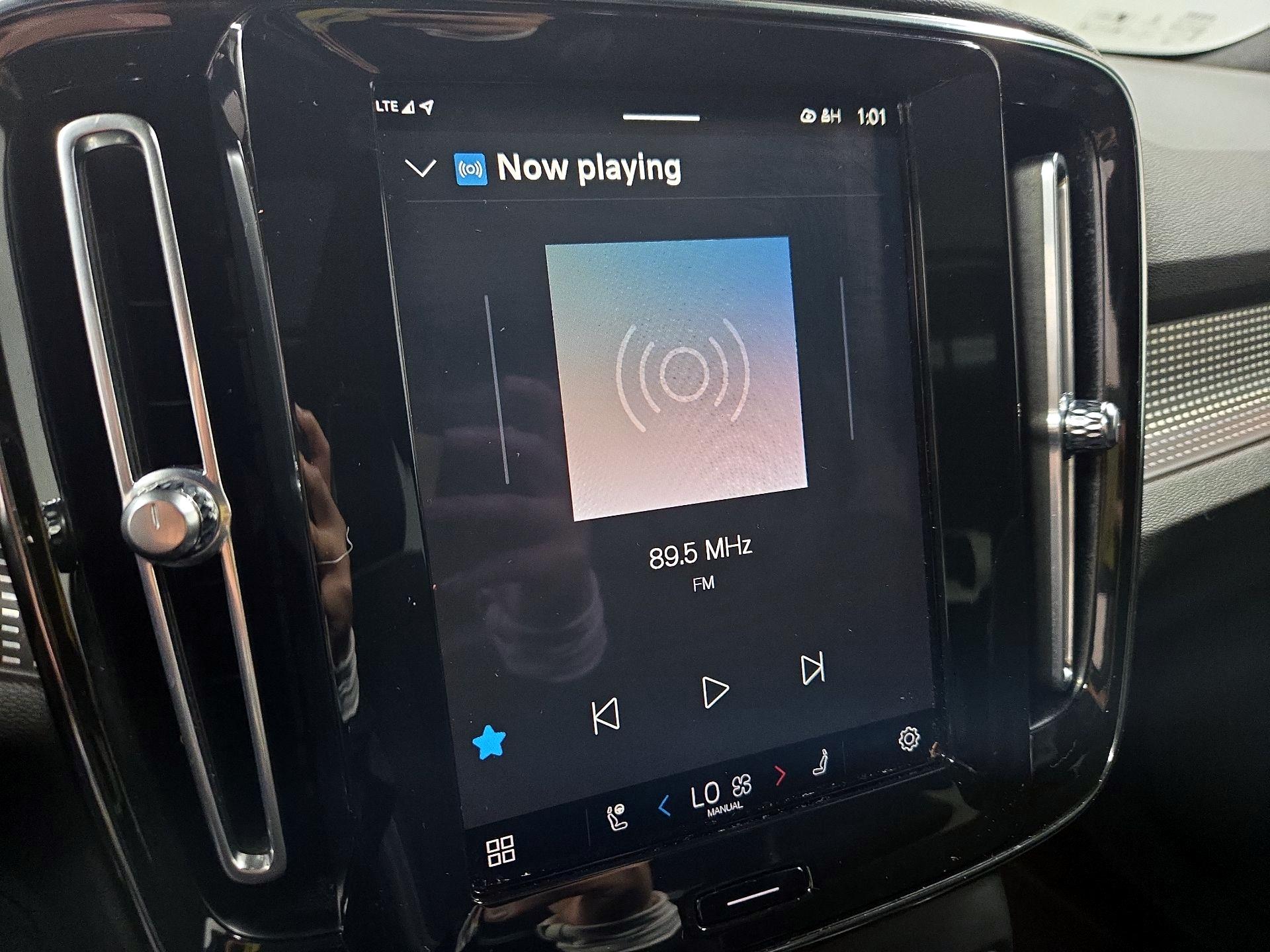Thumbnail: 2021 Volvo XC40 - 15