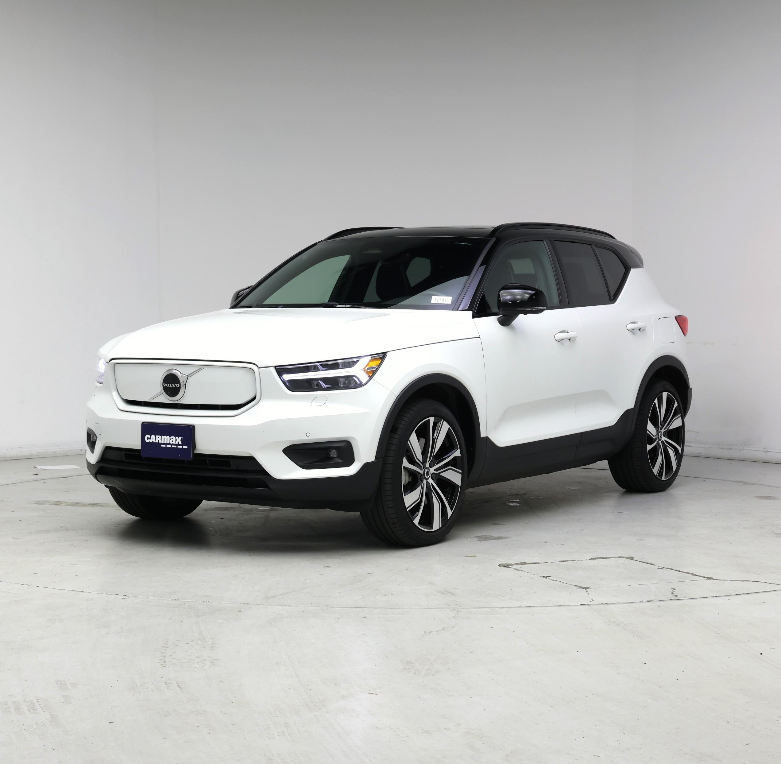 Thumbnail: 2021 Volvo XC40 - 4