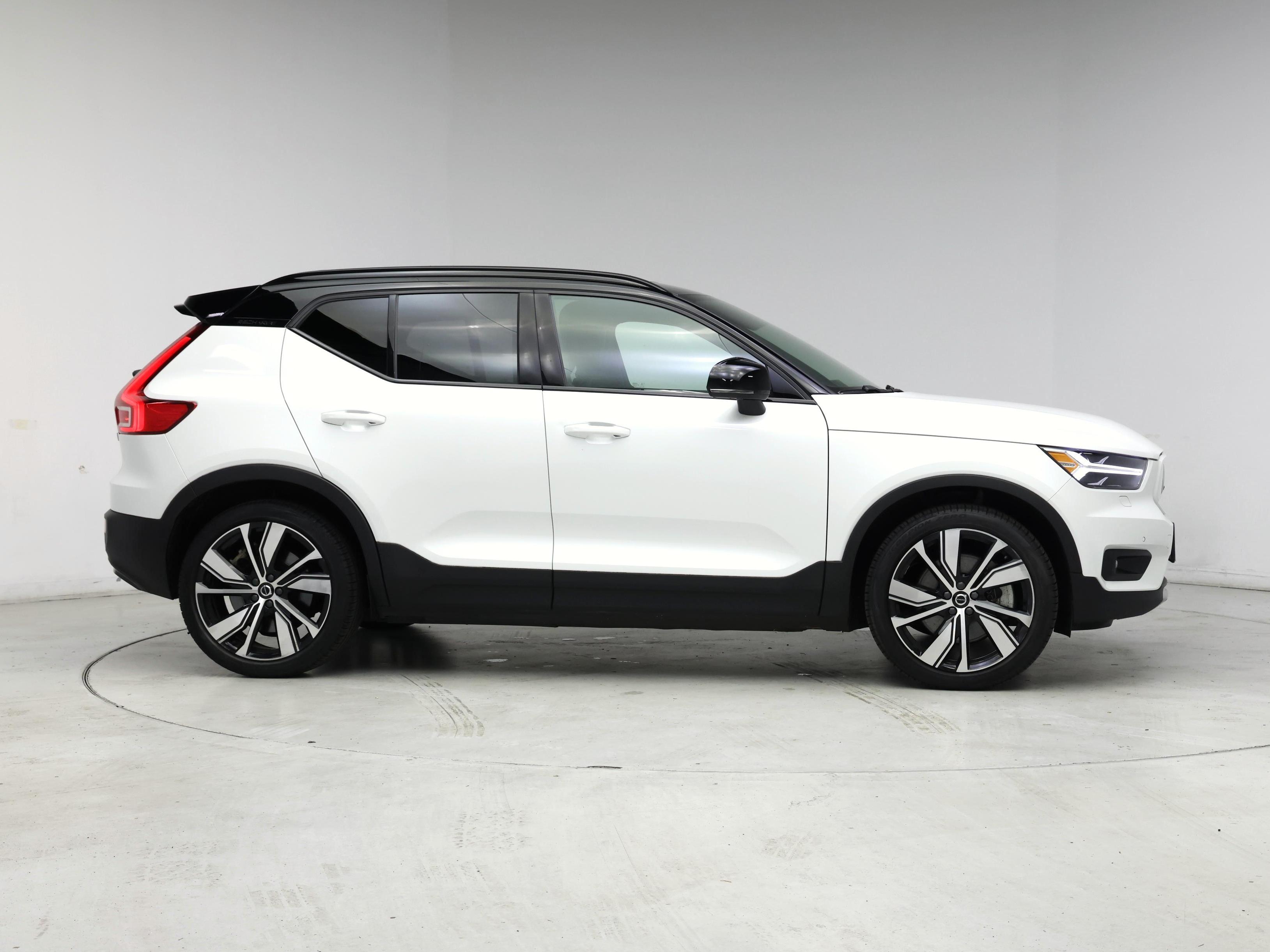 Thumbnail: 2021 Volvo XC40 - 7