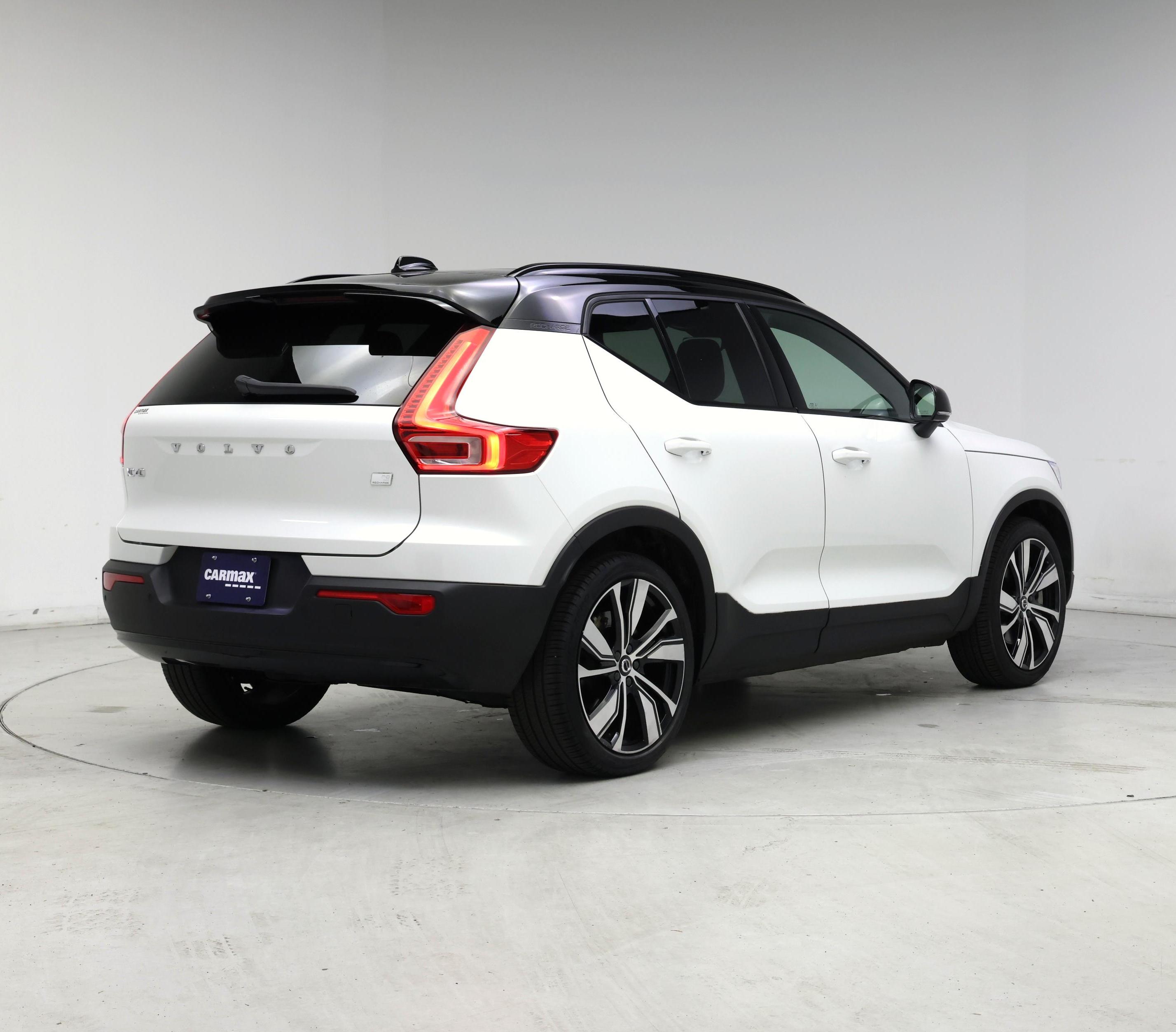 Thumbnail: 2021 Volvo XC40 - 8