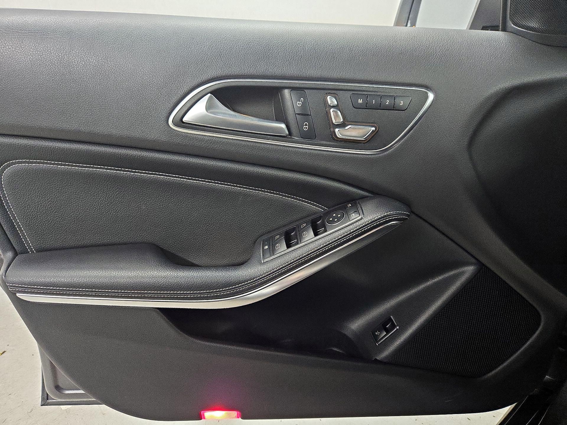 Thumbnail: 2018 Mercedes-Benz GLA - 12