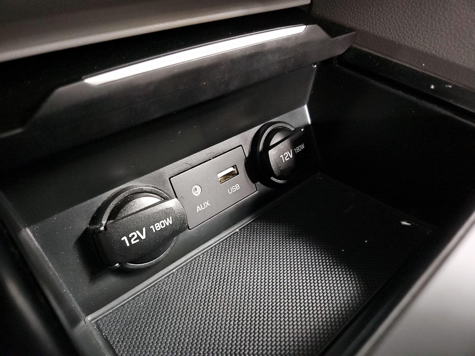 Thumbnail: 2018 Hyundai Elantra - 18