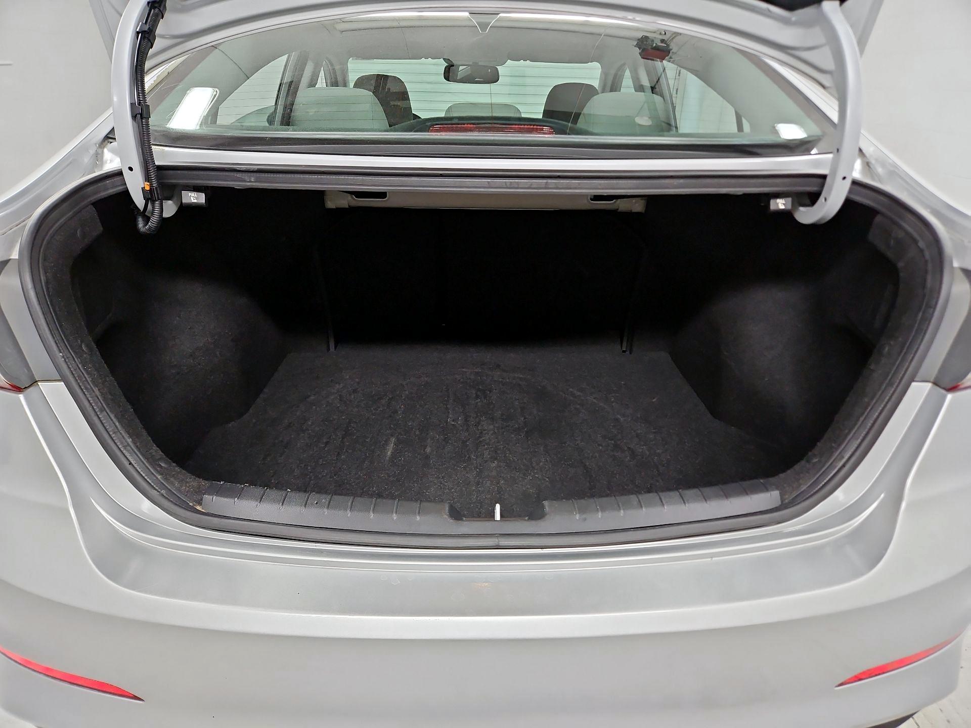 Thumbnail: 2018 Hyundai Elantra - 20