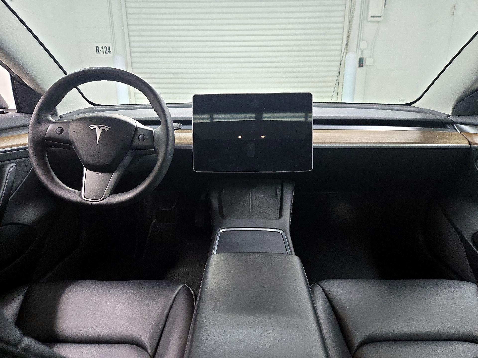 Thumbnail: 2022 Tesla Model 3 - 9