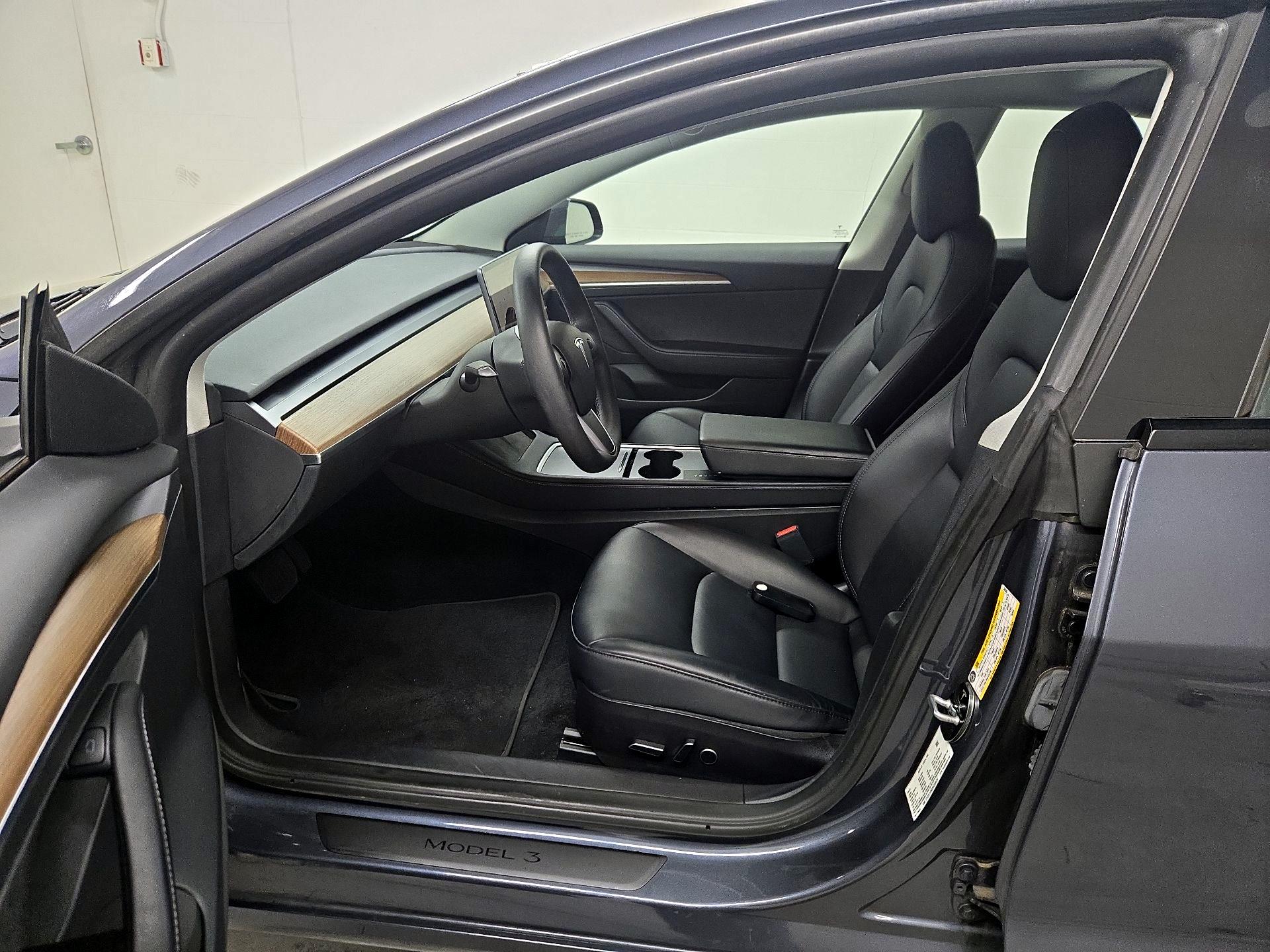 Thumbnail: 2022 Tesla Model 3 - 11