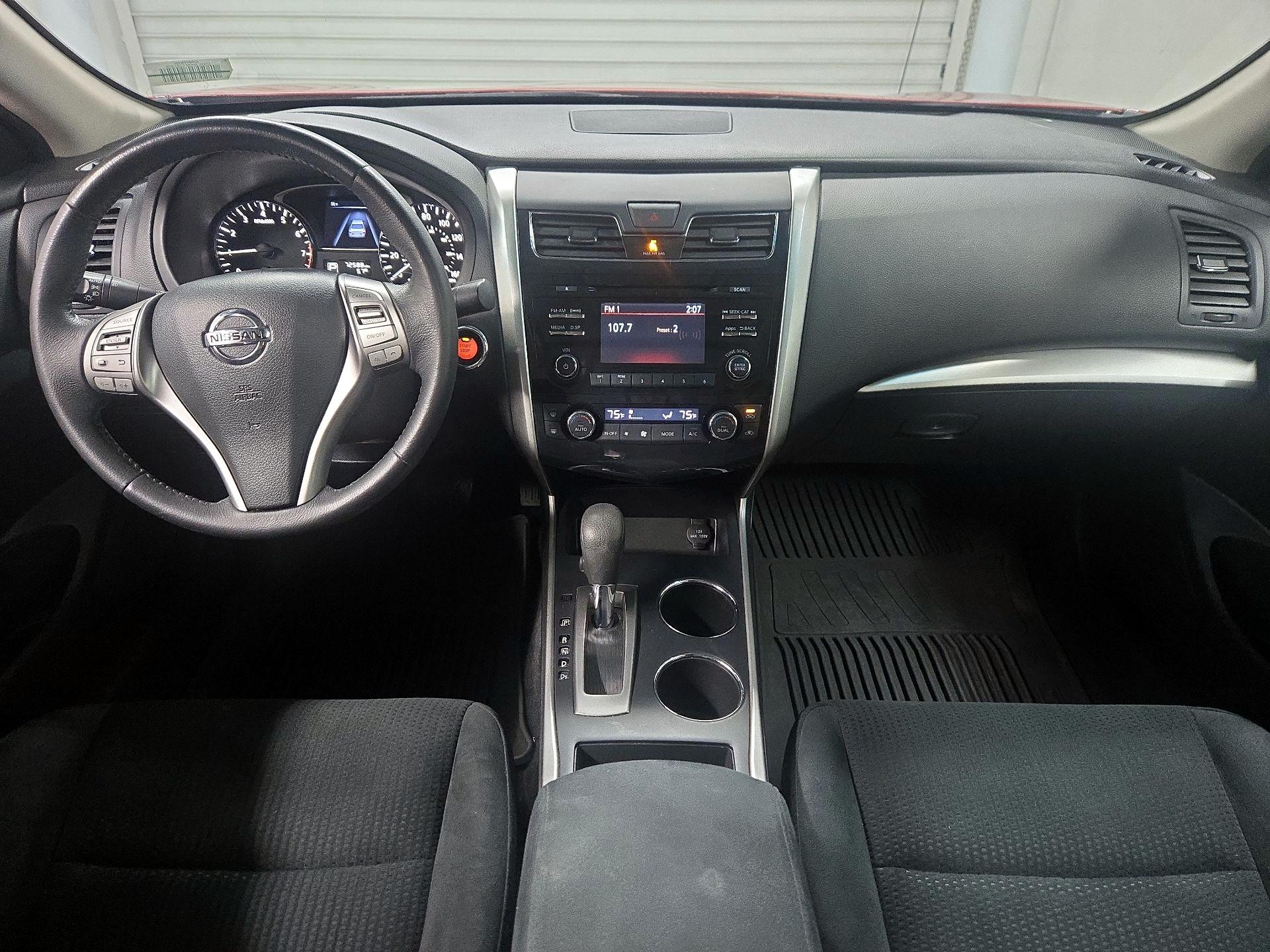 Thumbnail: 2015 Nissan Altima - 9