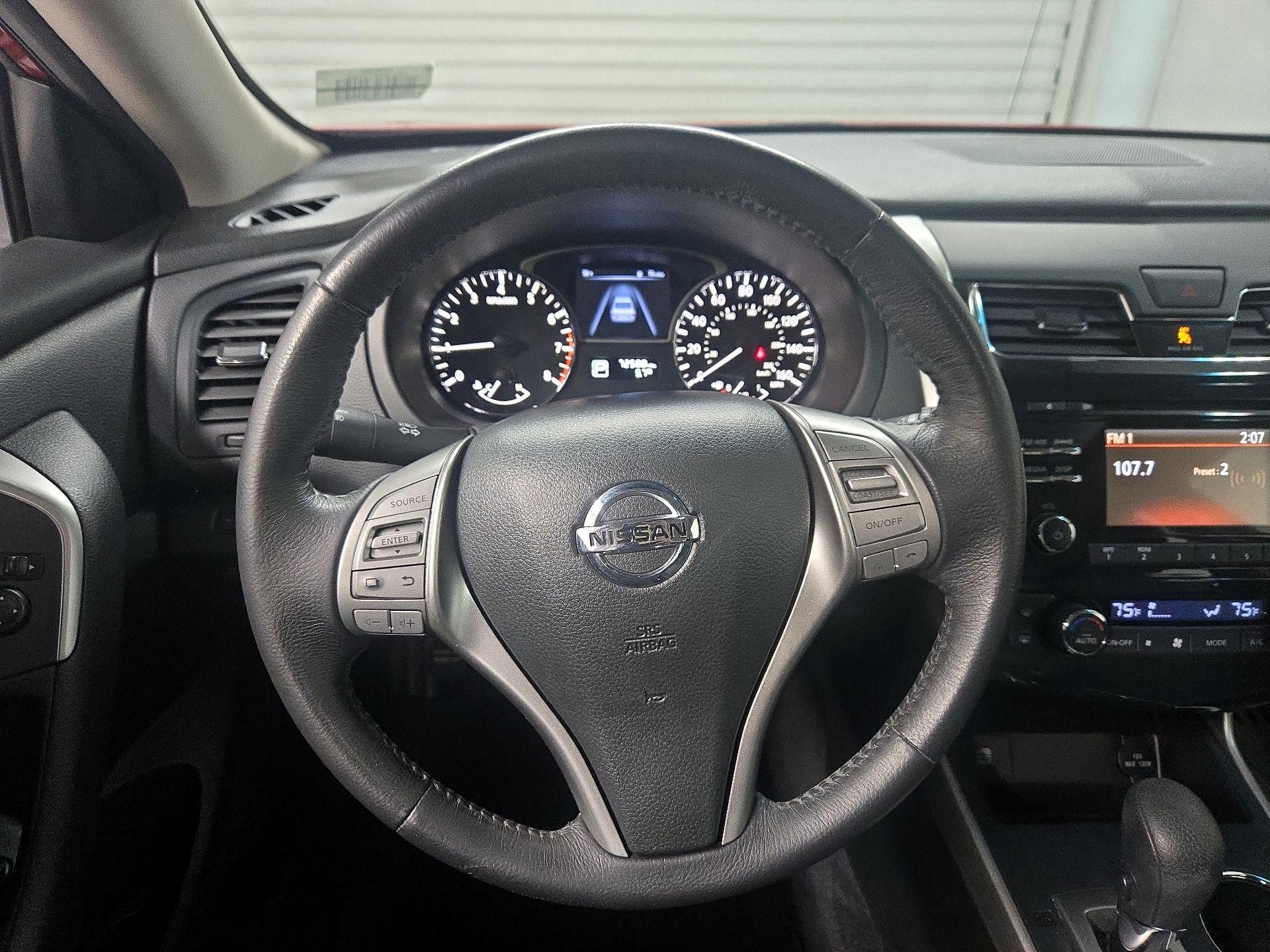 Thumbnail: 2015 Nissan Altima - 10