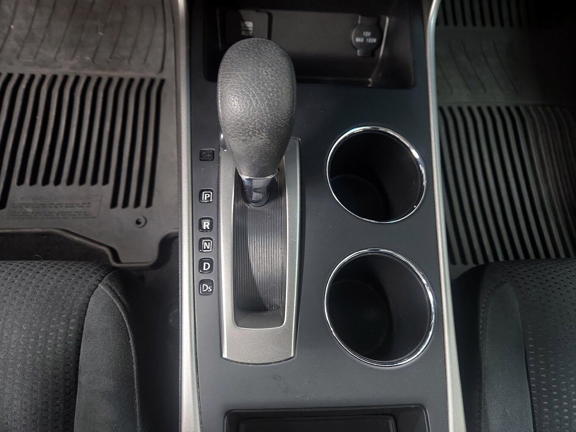 Thumbnail: 2015 Nissan Altima - 17