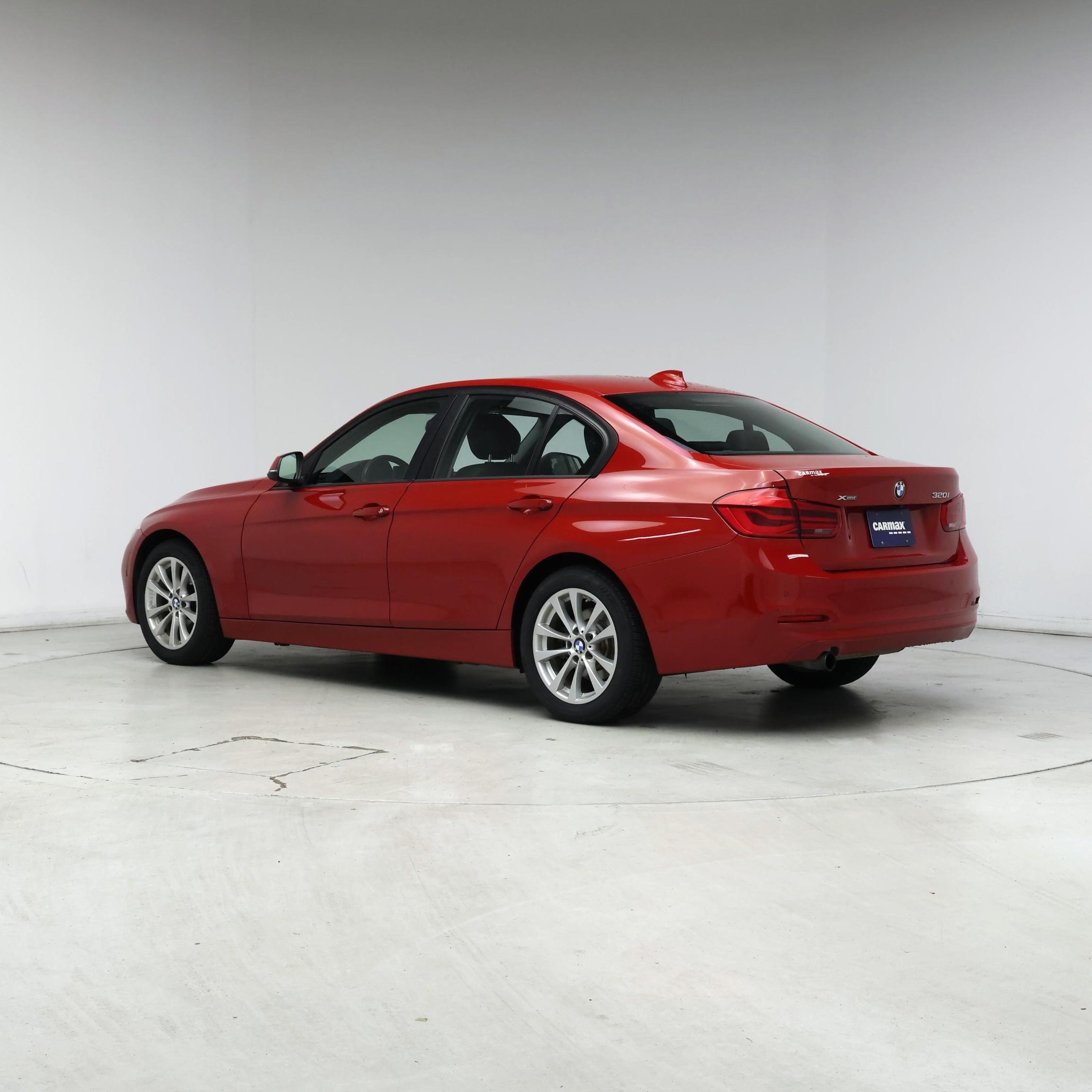 Thumbnail: 2017 BMW 3 Series - 2