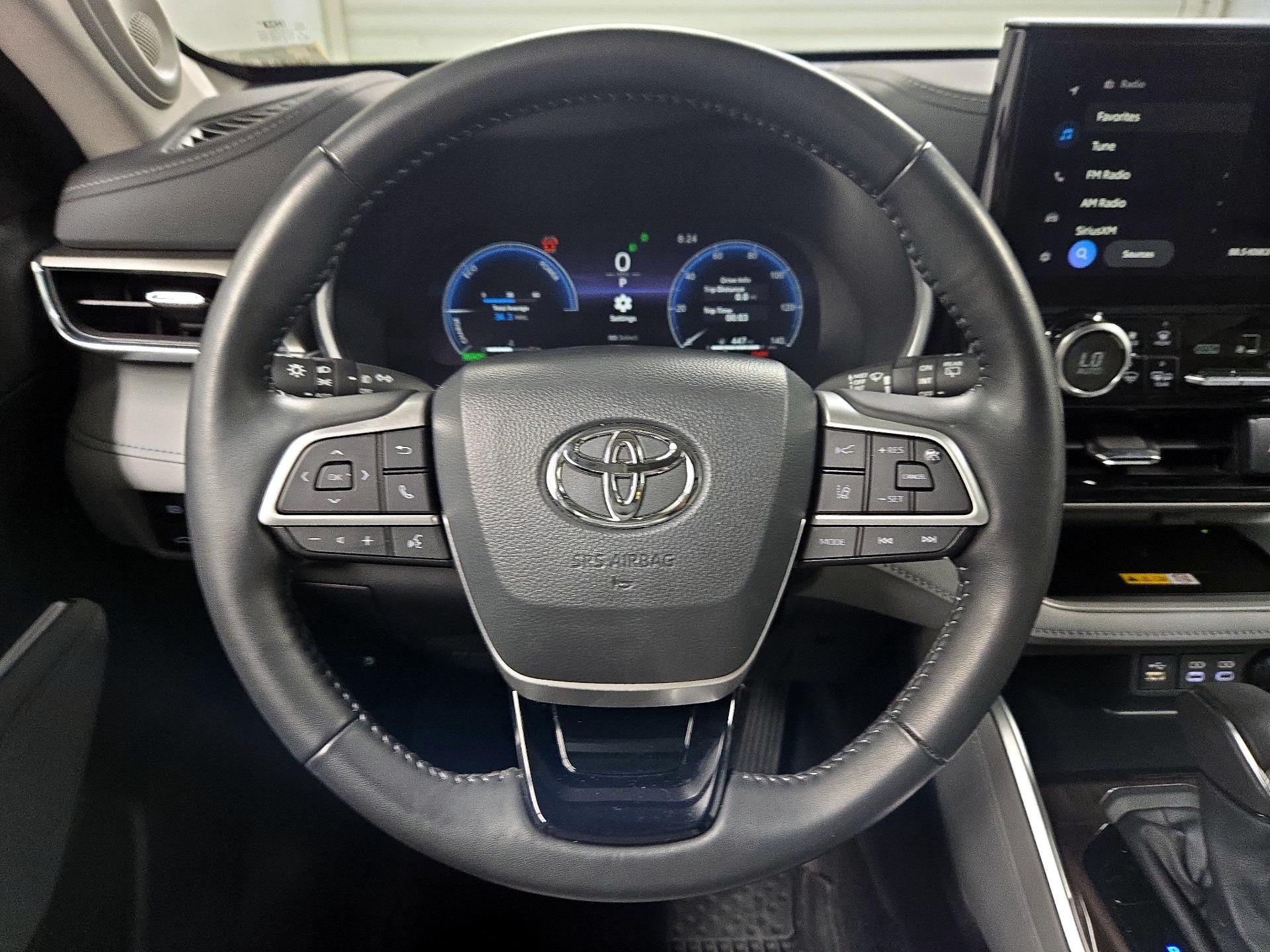 Thumbnail: 2023 Toyota Highlander - 10