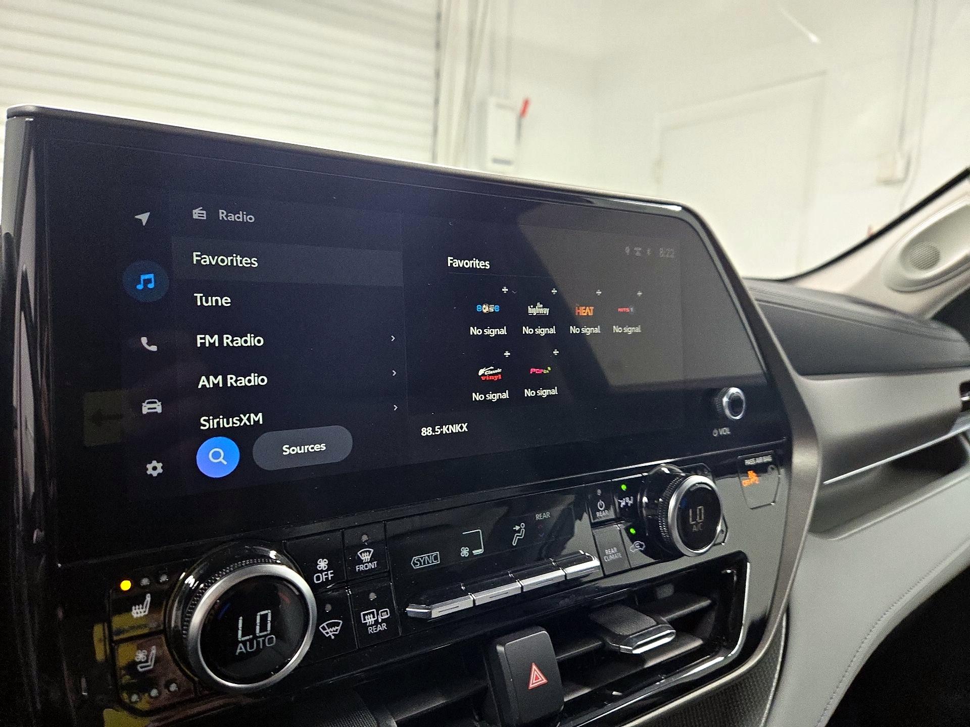 Thumbnail: 2023 Toyota Highlander - 15