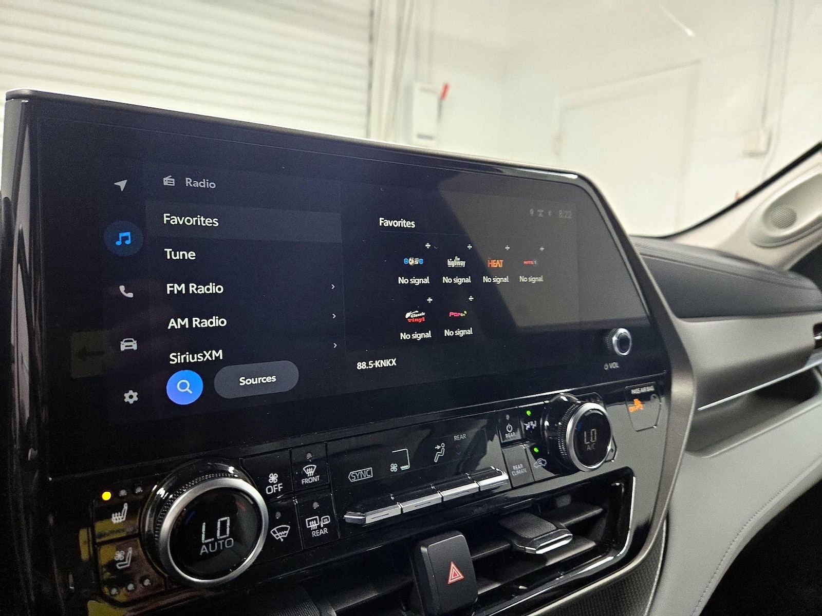2023 Toyota Highlander Limited - Photo 16