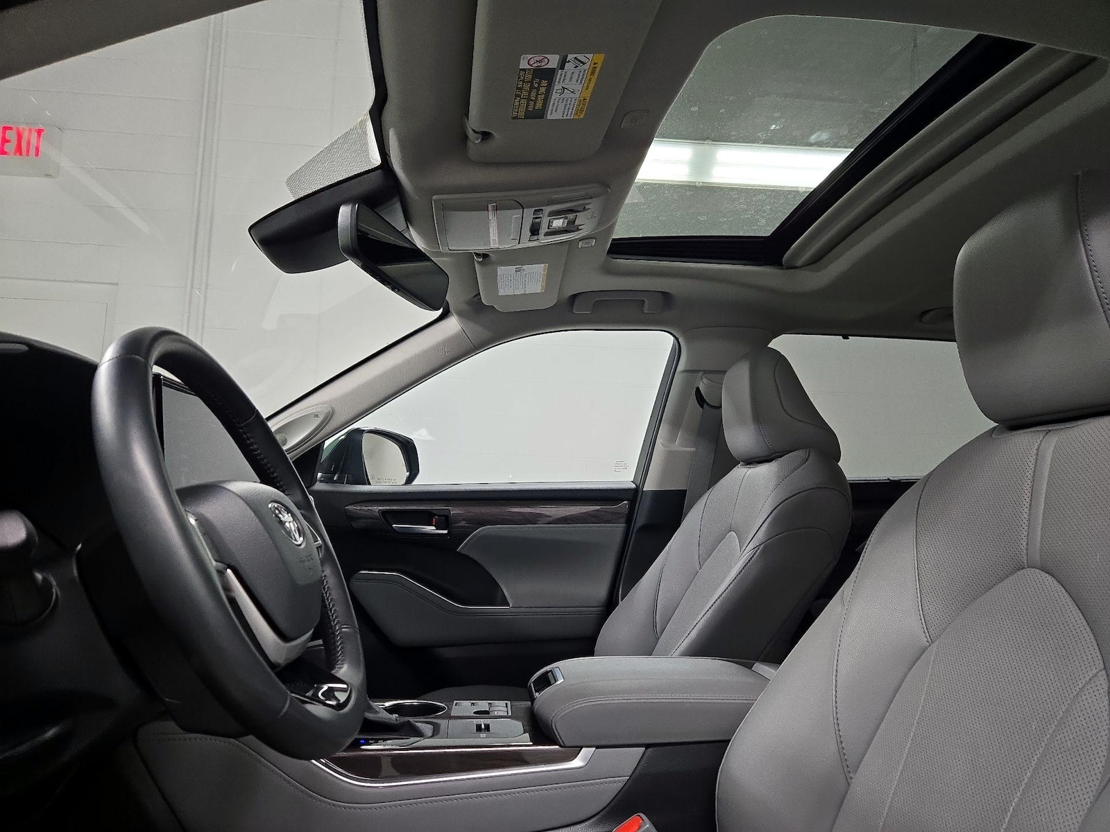 2023 Toyota Highlander Limited - Photo 20