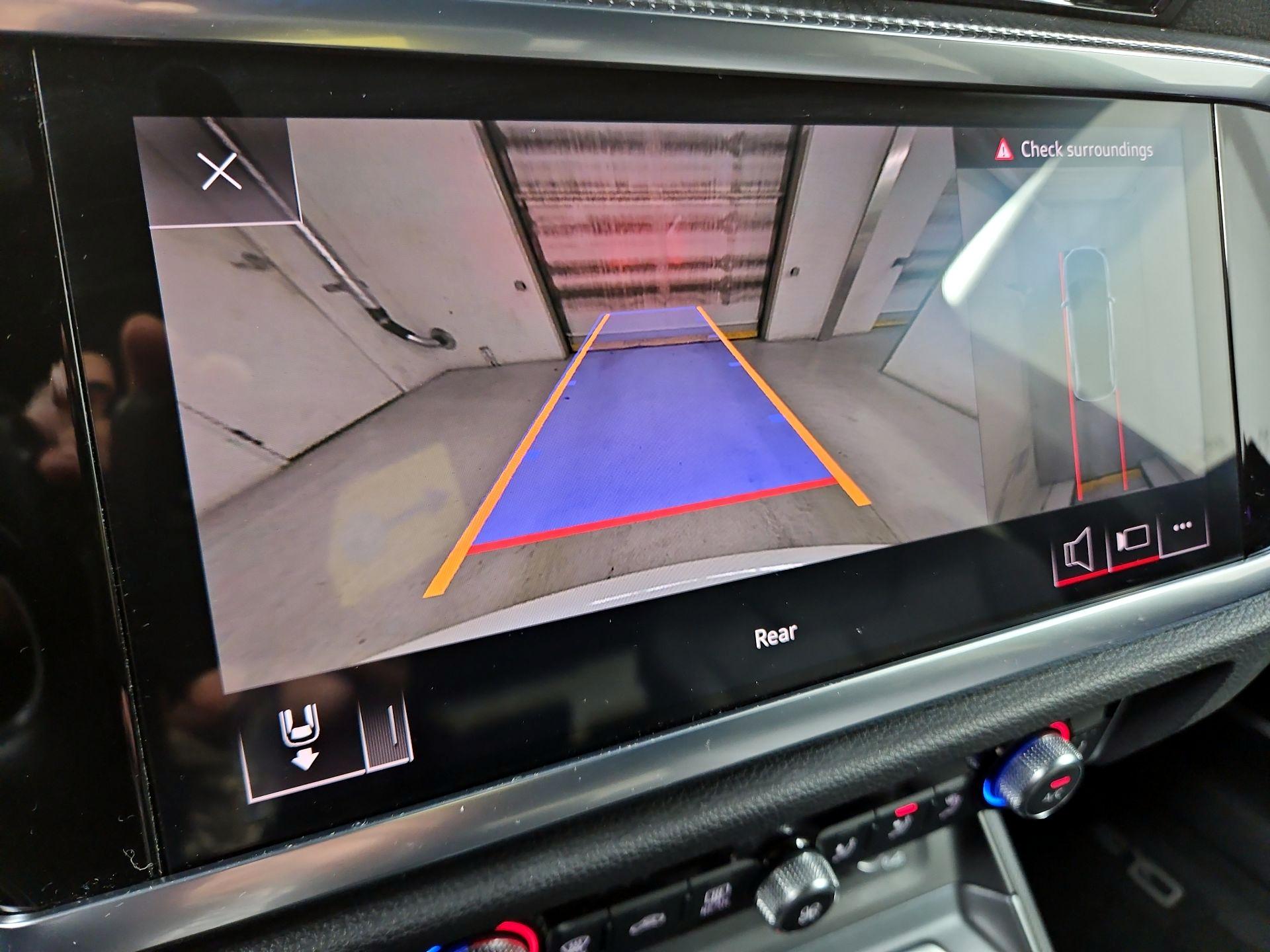 Thumbnail: 2021 Audi Q3 - 15