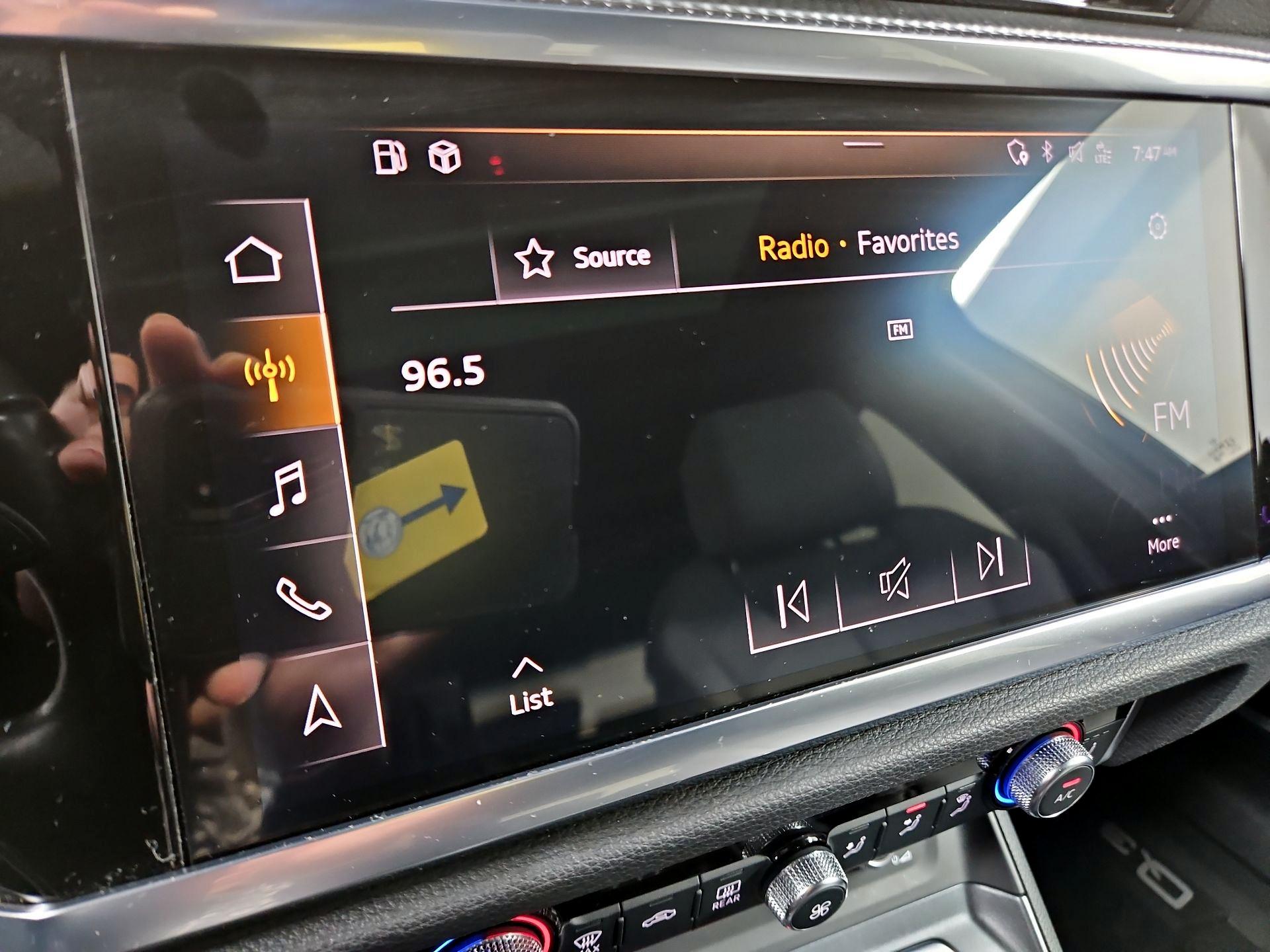 Thumbnail: 2021 Audi Q3 - 16