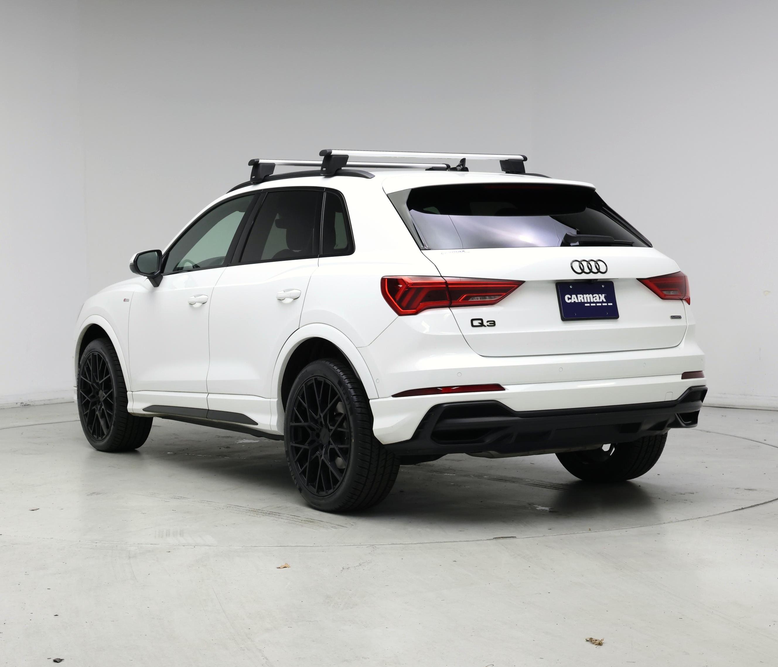 Thumbnail: 2021 Audi Q3 - 2