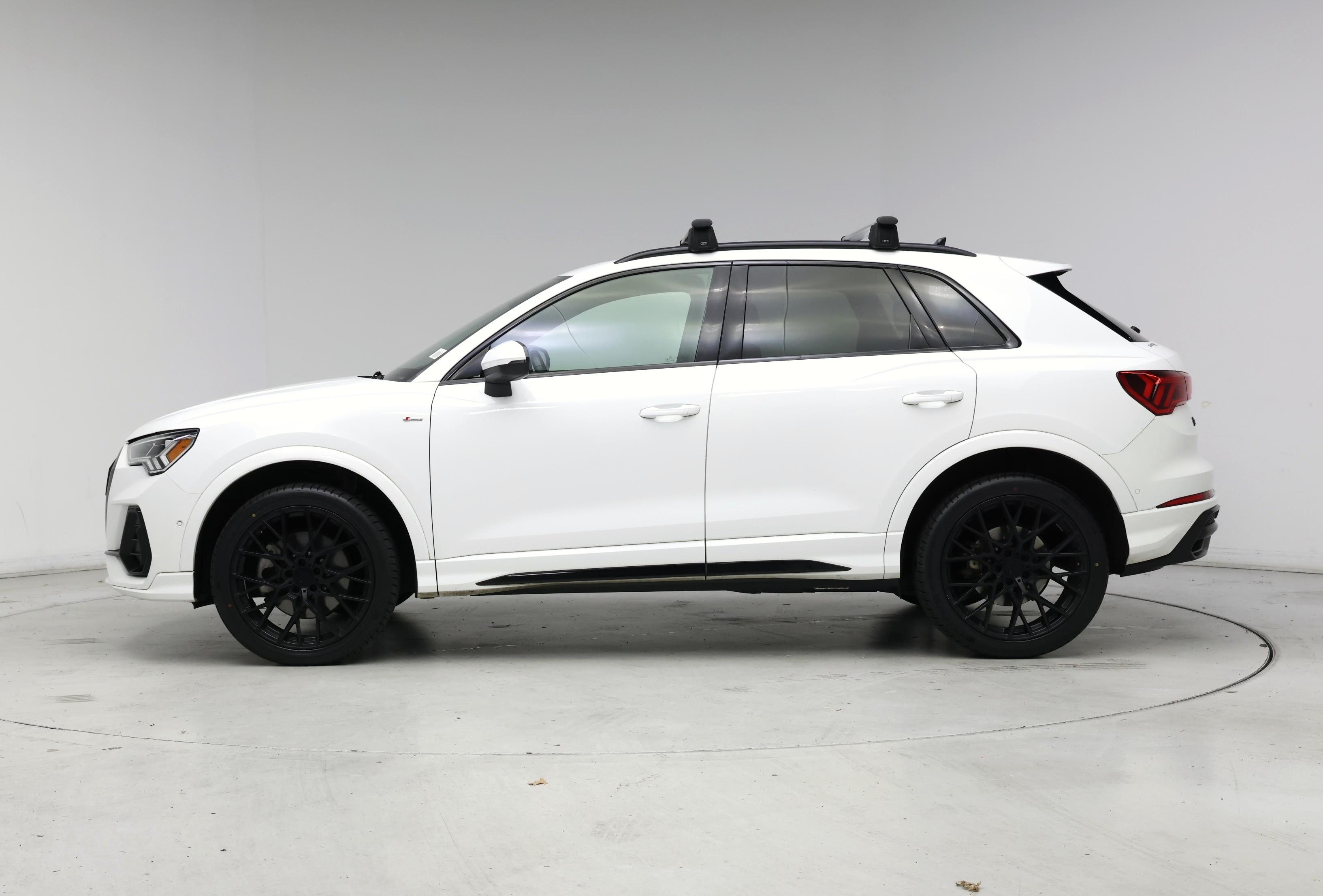 Thumbnail: 2021 Audi Q3 - 3