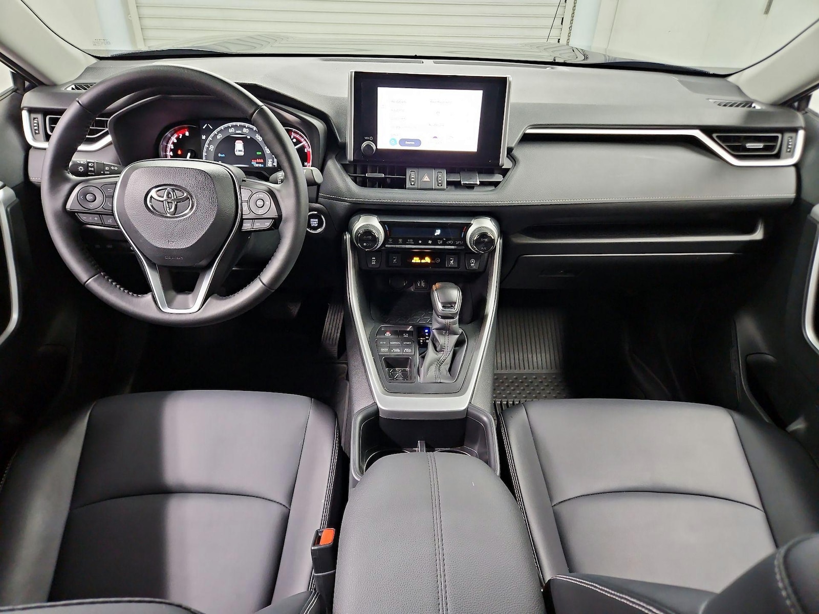 2025 Toyota RAV4 XLE Premium - Photo 10
