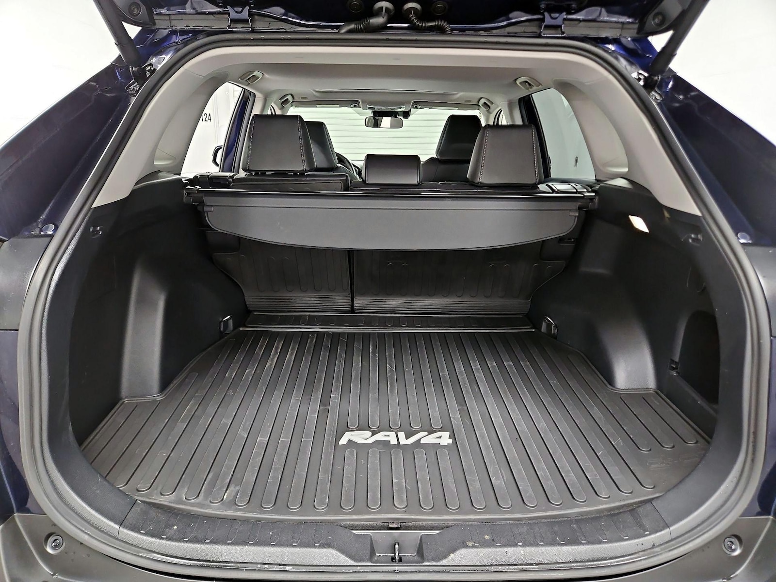 2025 Toyota RAV4 XLE Premium - Photo 22