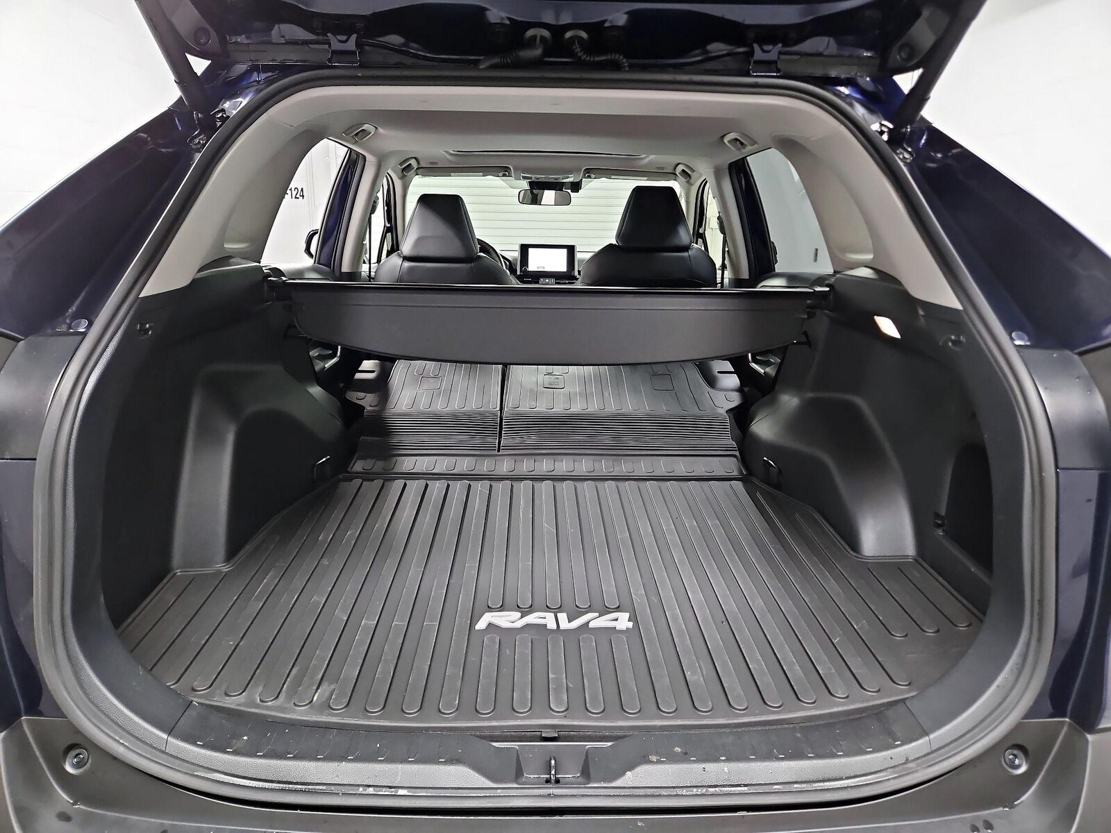 2025 Toyota RAV4 XLE Premium - Photo 23