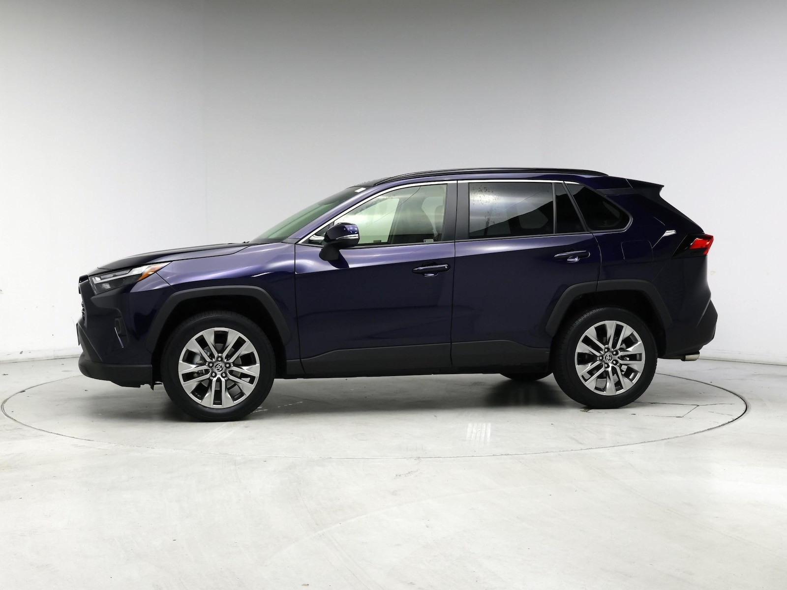 2025 Toyota RAV4 XLE Premium - Photo 4