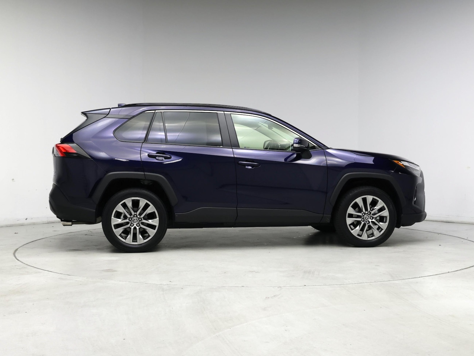 2025 Toyota RAV4 XLE Premium - Photo 8