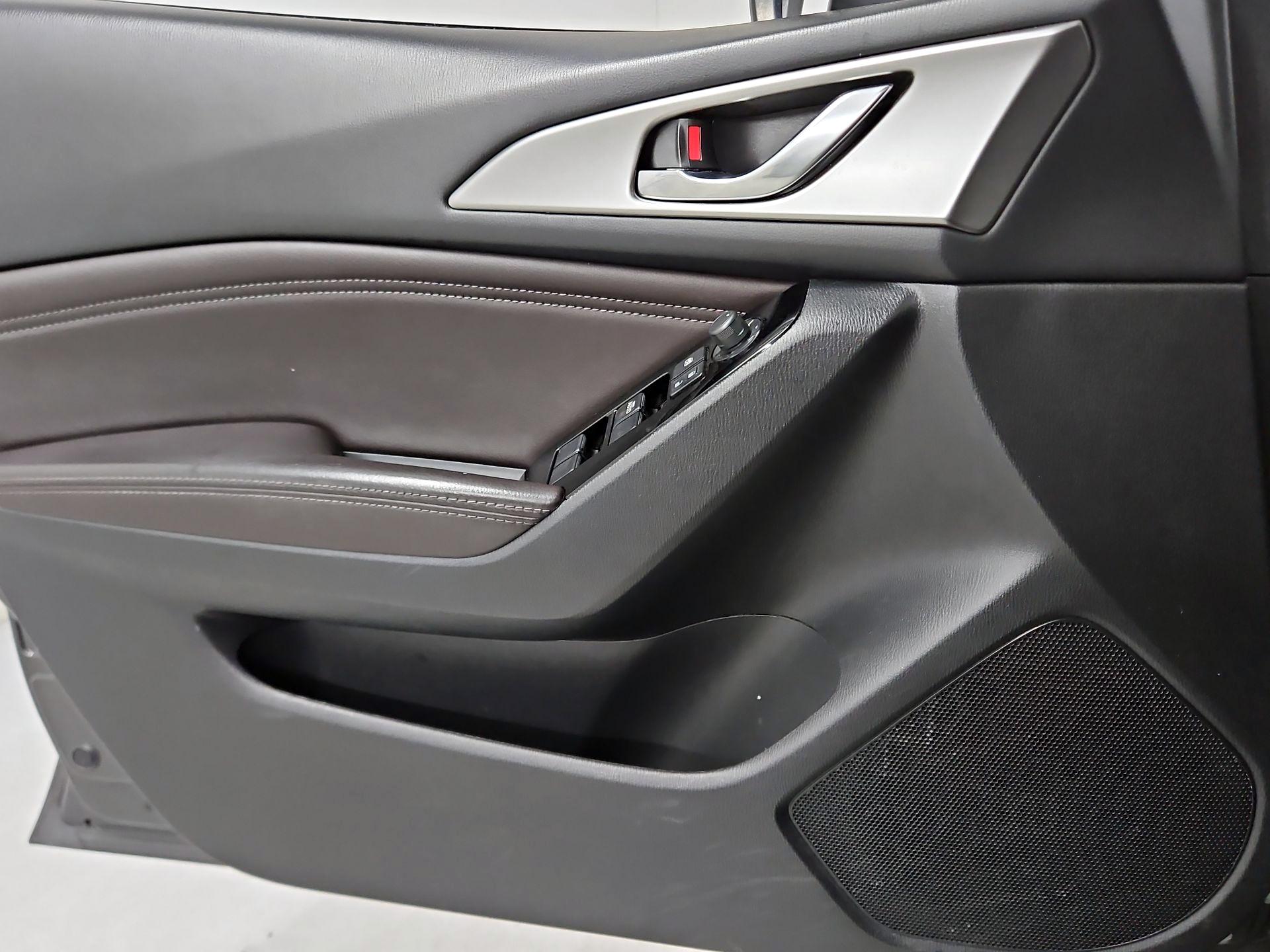 Thumbnail: 2018 Mazda Mazda3 - 12