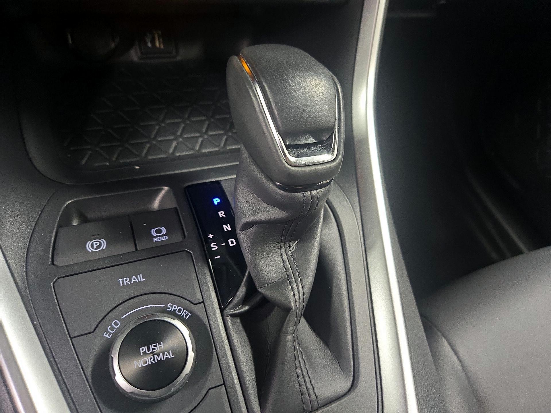 Thumbnail: 2024 Toyota RAV4 - 17