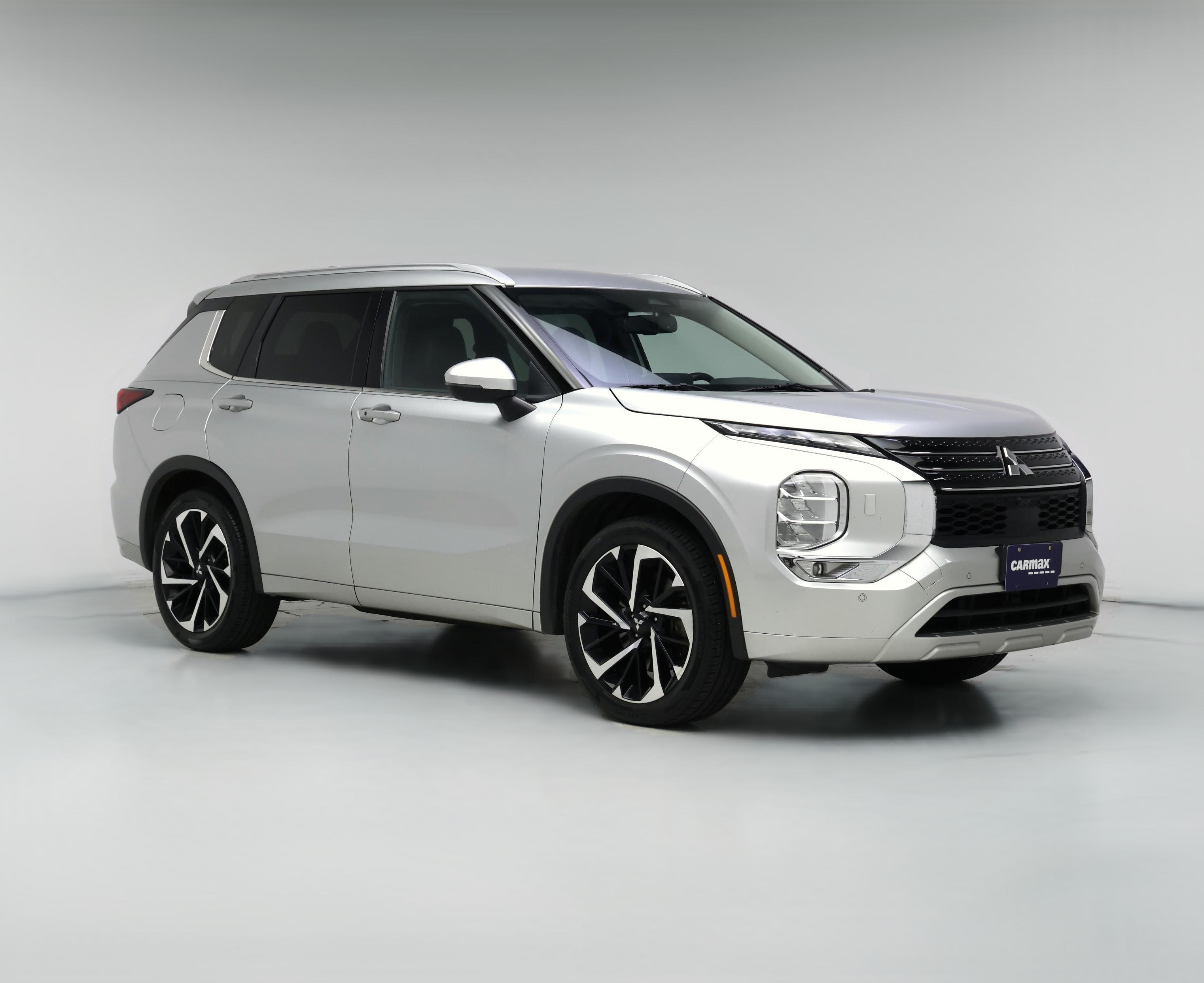 Thumbnail: 2022 Mitsubishi Outlander - 1