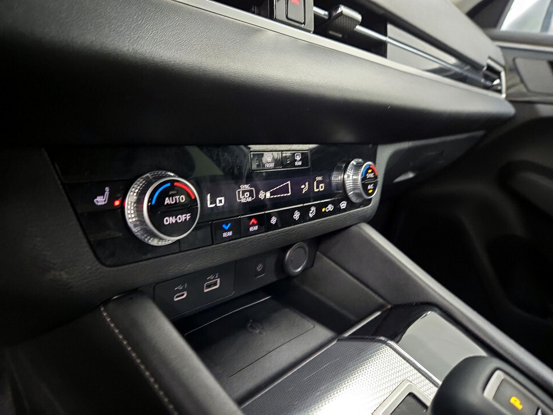 Thumbnail: 2022 Mitsubishi Outlander - 17