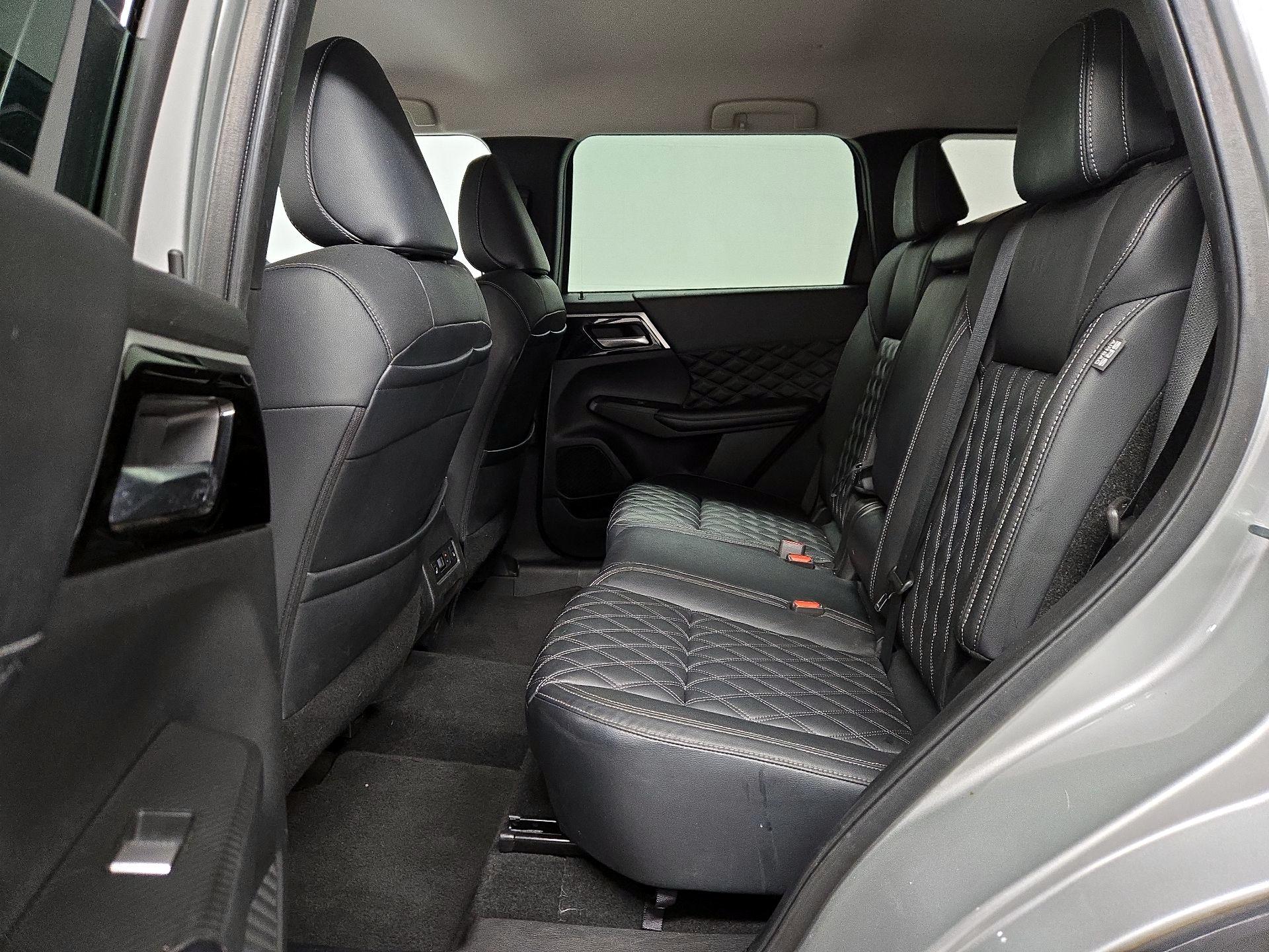 Thumbnail: 2022 Mitsubishi Outlander - 20