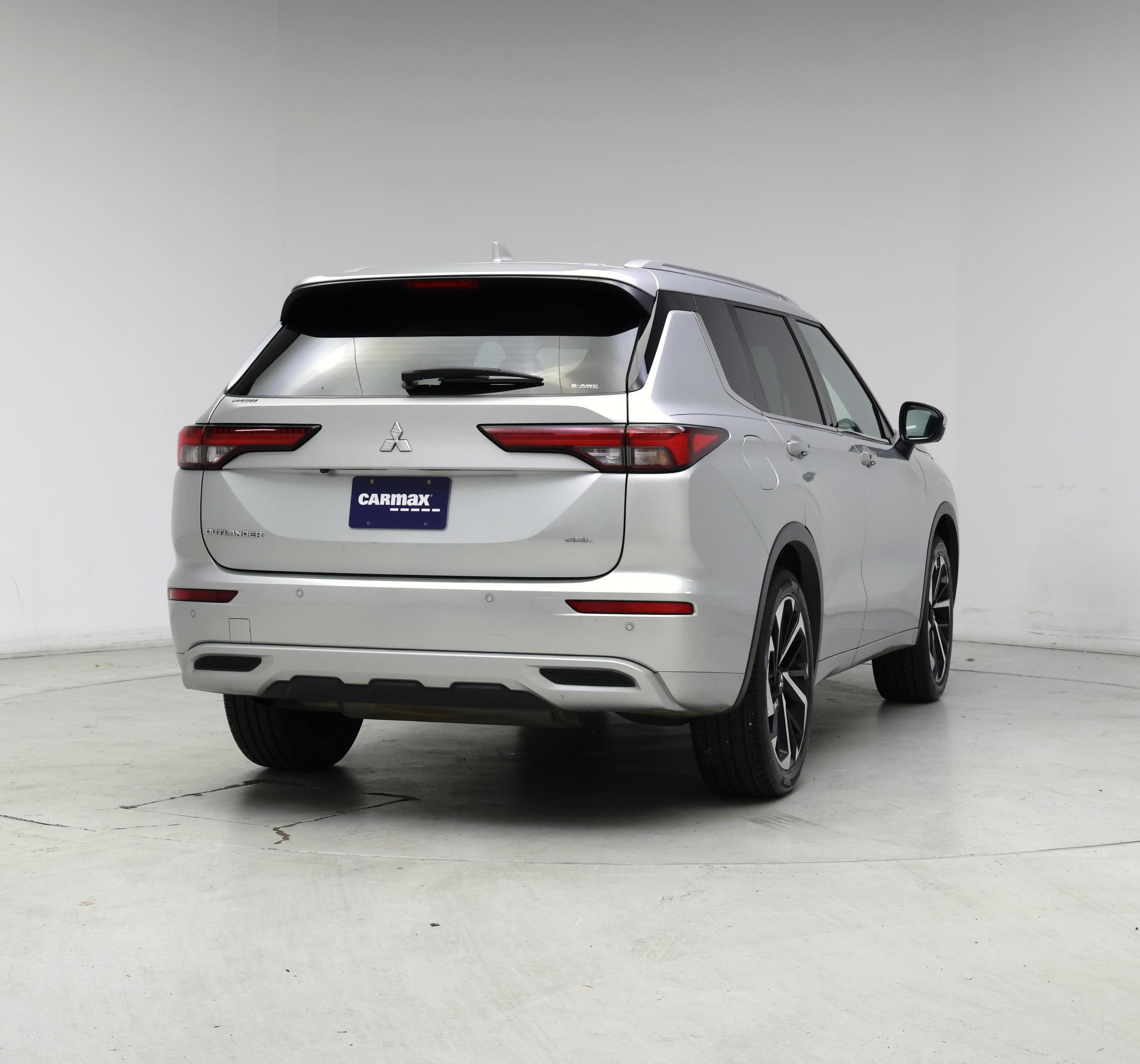 Thumbnail: 2022 Mitsubishi Outlander - 8