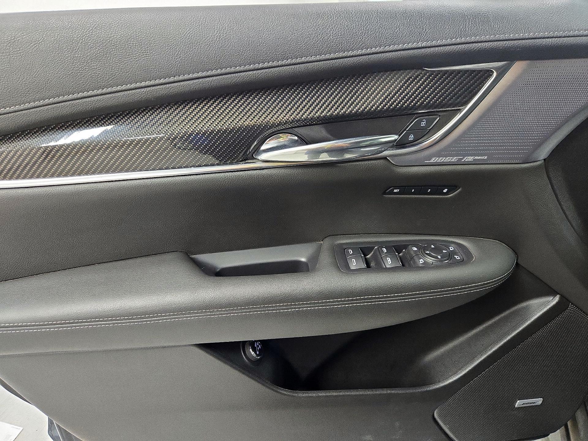 Thumbnail: 2020 Cadillac XT6 - 12