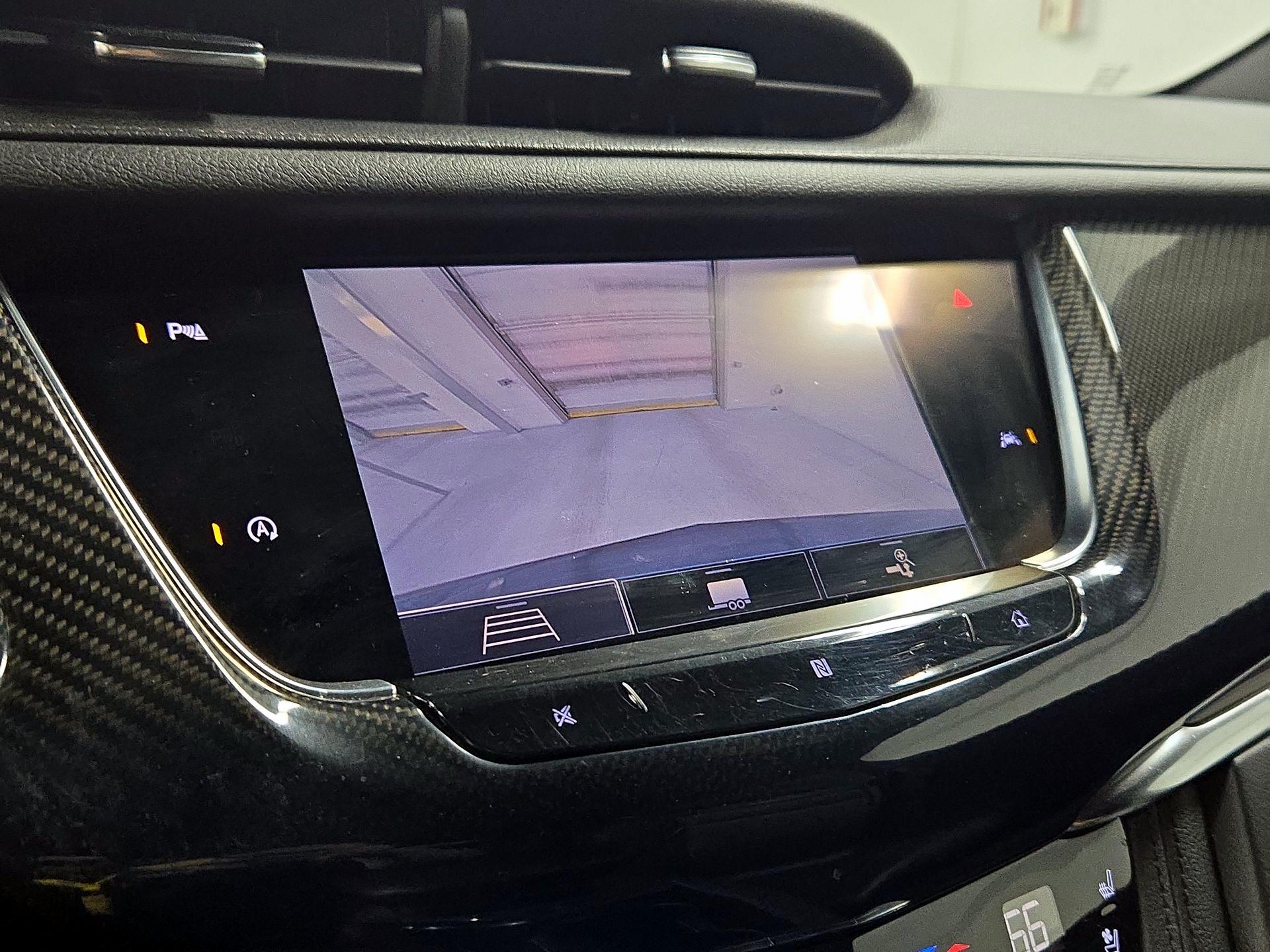 Thumbnail: 2020 Cadillac XT6 - 15