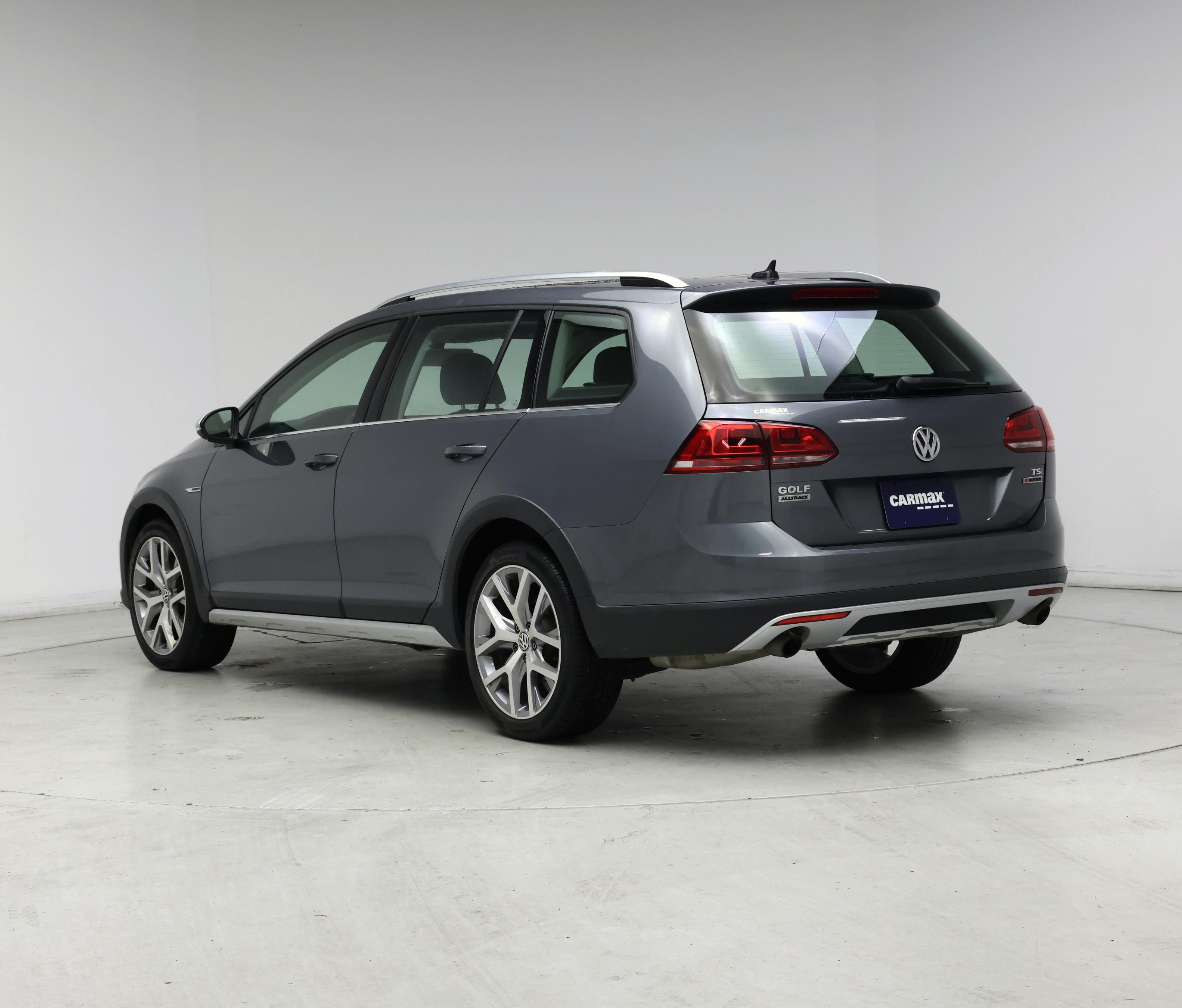 Thumbnail: 2017 Volkswagen Golf - 2