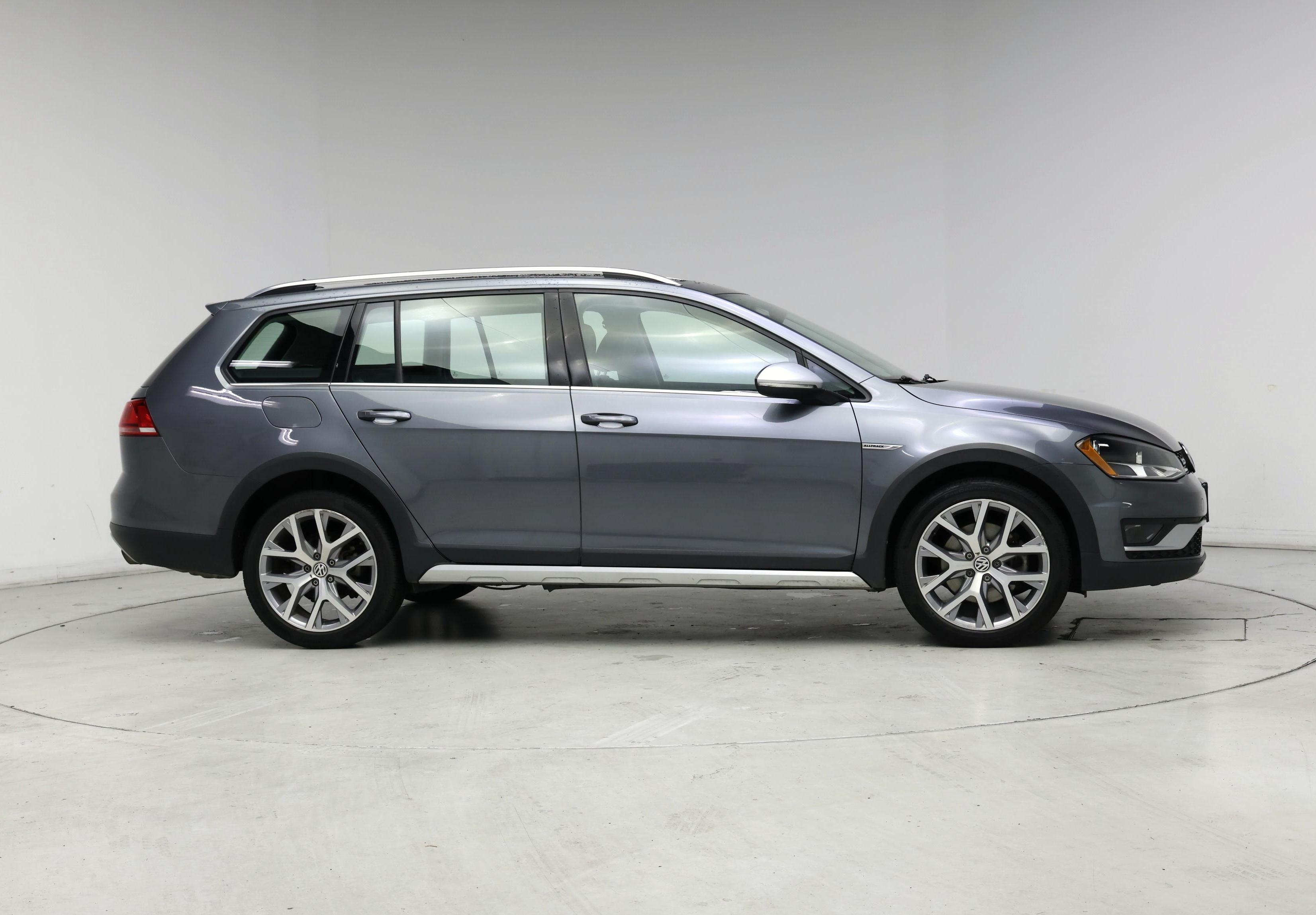 Thumbnail: 2017 Volkswagen Golf - 7
